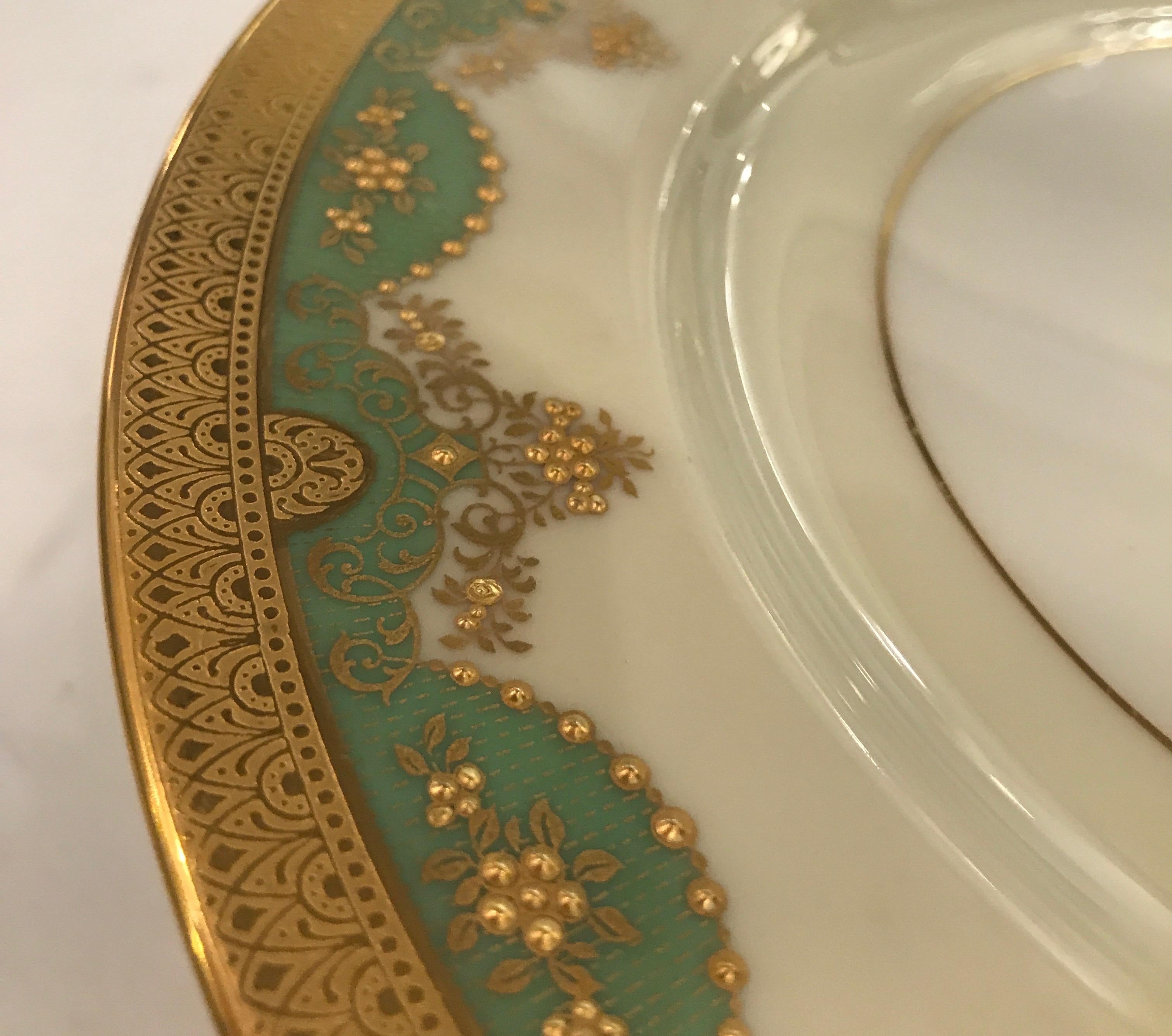 Early 20th Century Set of 12 Antique Raised Gilt Service Dinner Plates 10.5 Inches Diameter