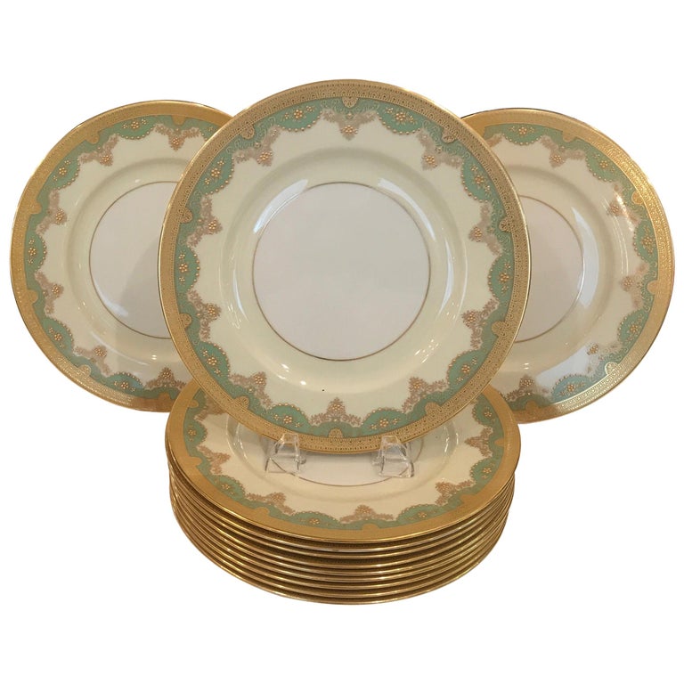 Set of 12 Antique Raised Gilt Service Dinner Plates 10.5 Inches Diameter For Sale