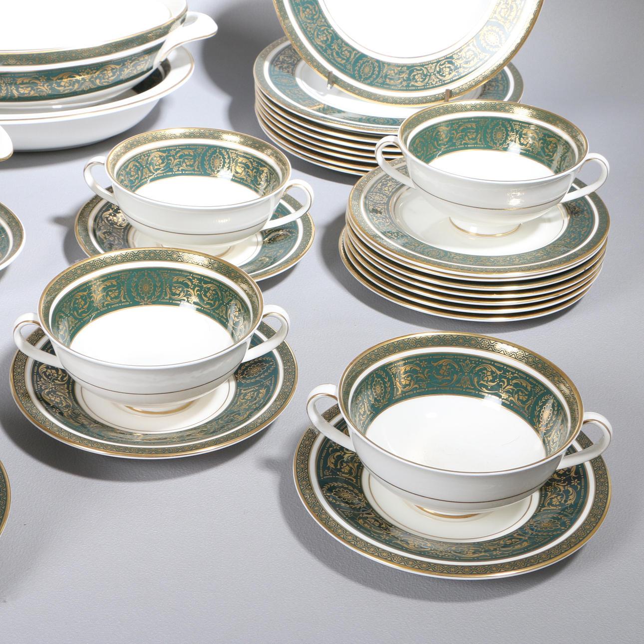 Late 20th Century China Set of Antique Royal Doulton Vanborough Porcelian Dinner Ware Plates 1970s For Sale