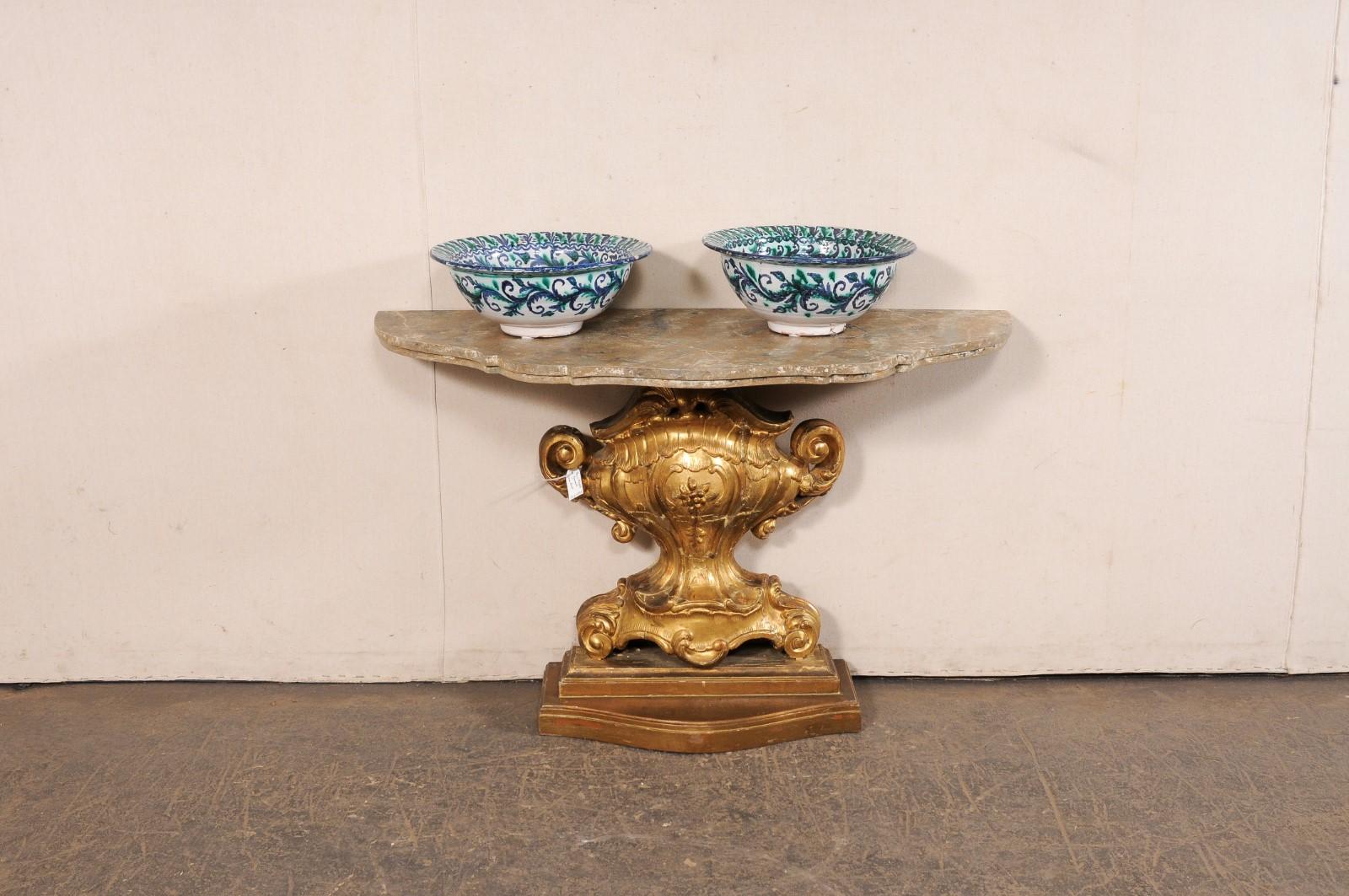 Ensemble de bols anciens en céramique espagnole à motif de feuillage et d'oiseaux Bon état - En vente à Atlanta, GA