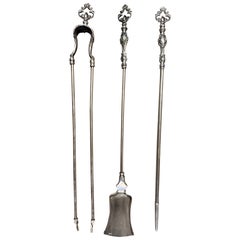 Herramientas metálicas para chimeneas y cubos para chimeneas