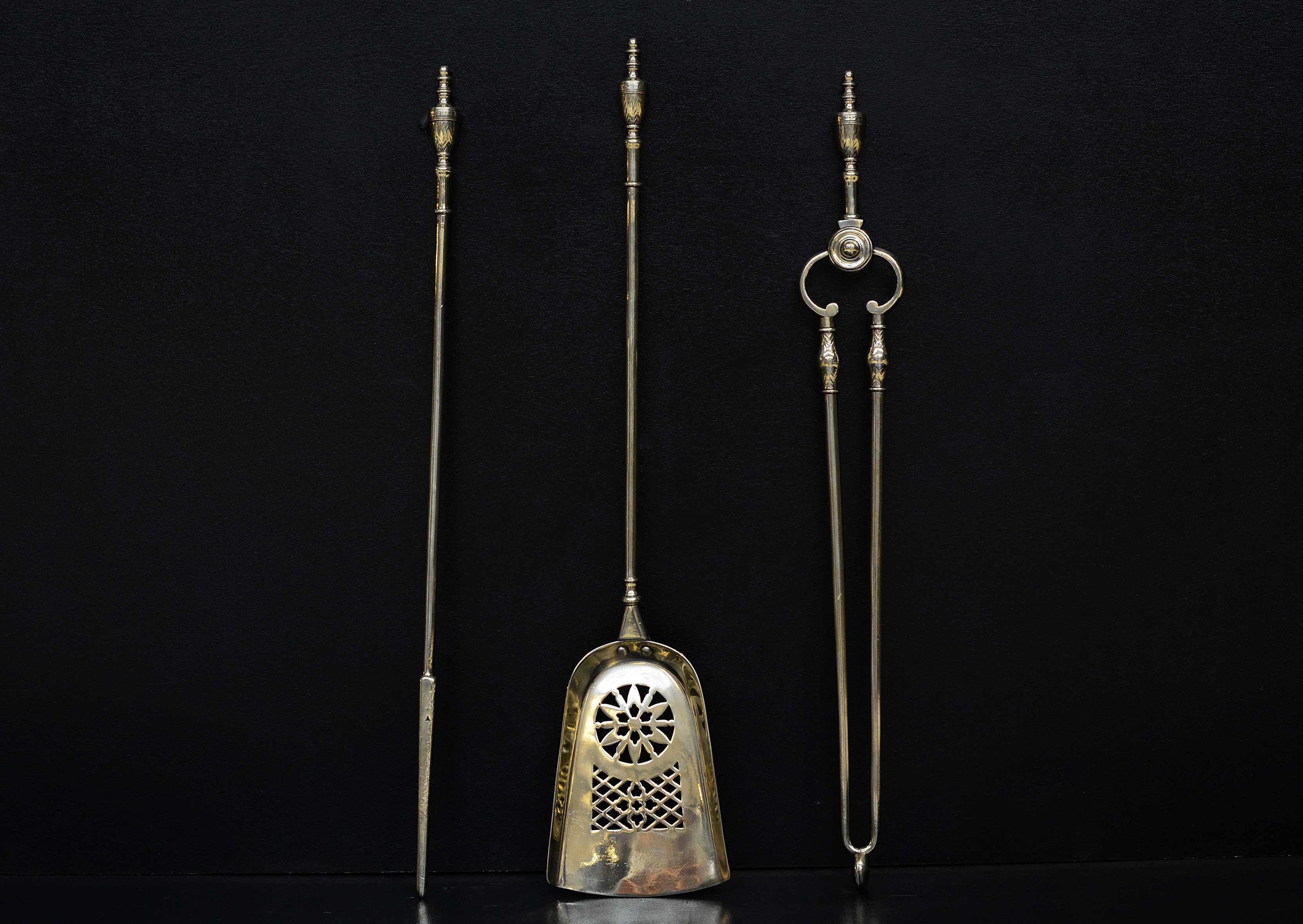 Set of Brass Firetools with Pierced Shovel In Good Condition For Sale In London, GB