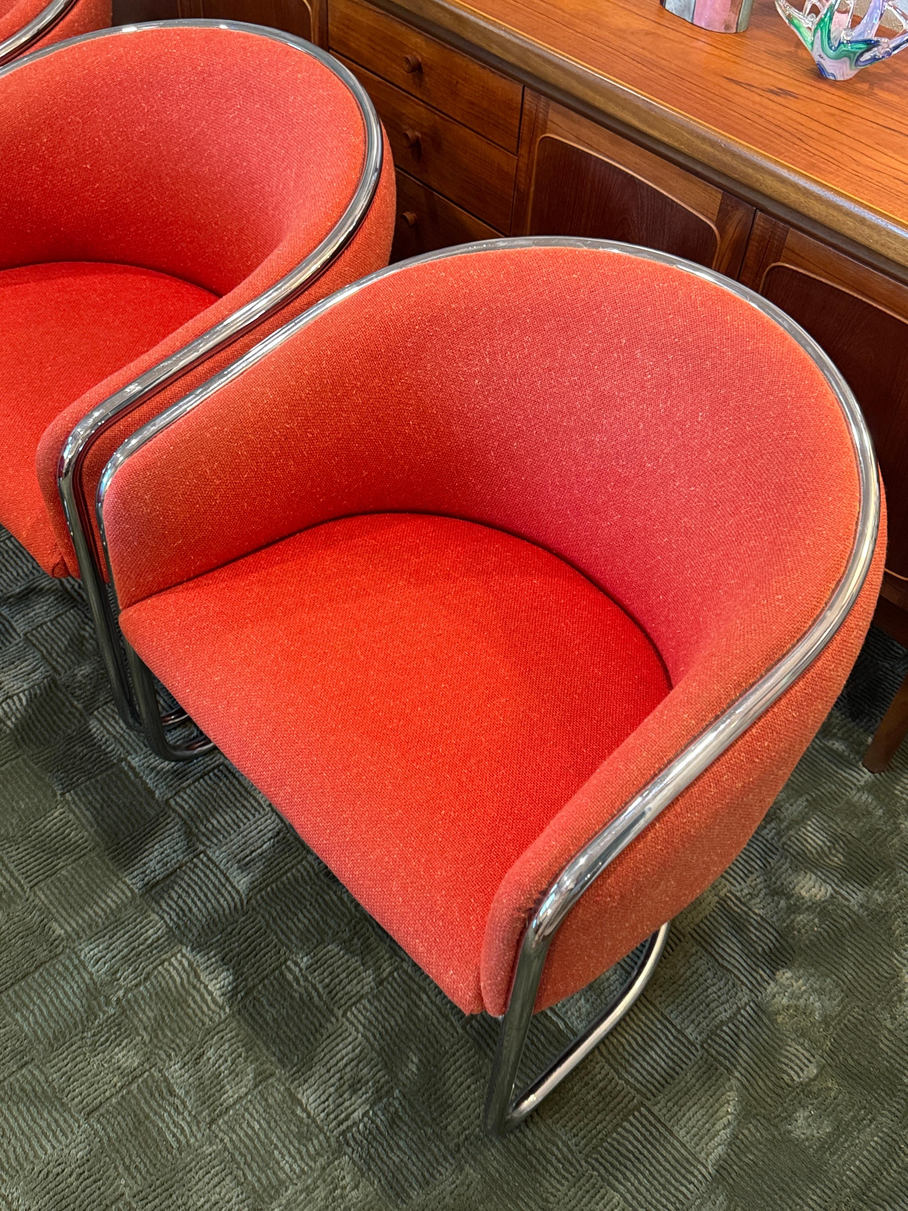 Ensemble de 2 fauteuils club chromés en porte-à-faux Anton Lorenz pour Thonet Bon état - En vente à Houston, TX