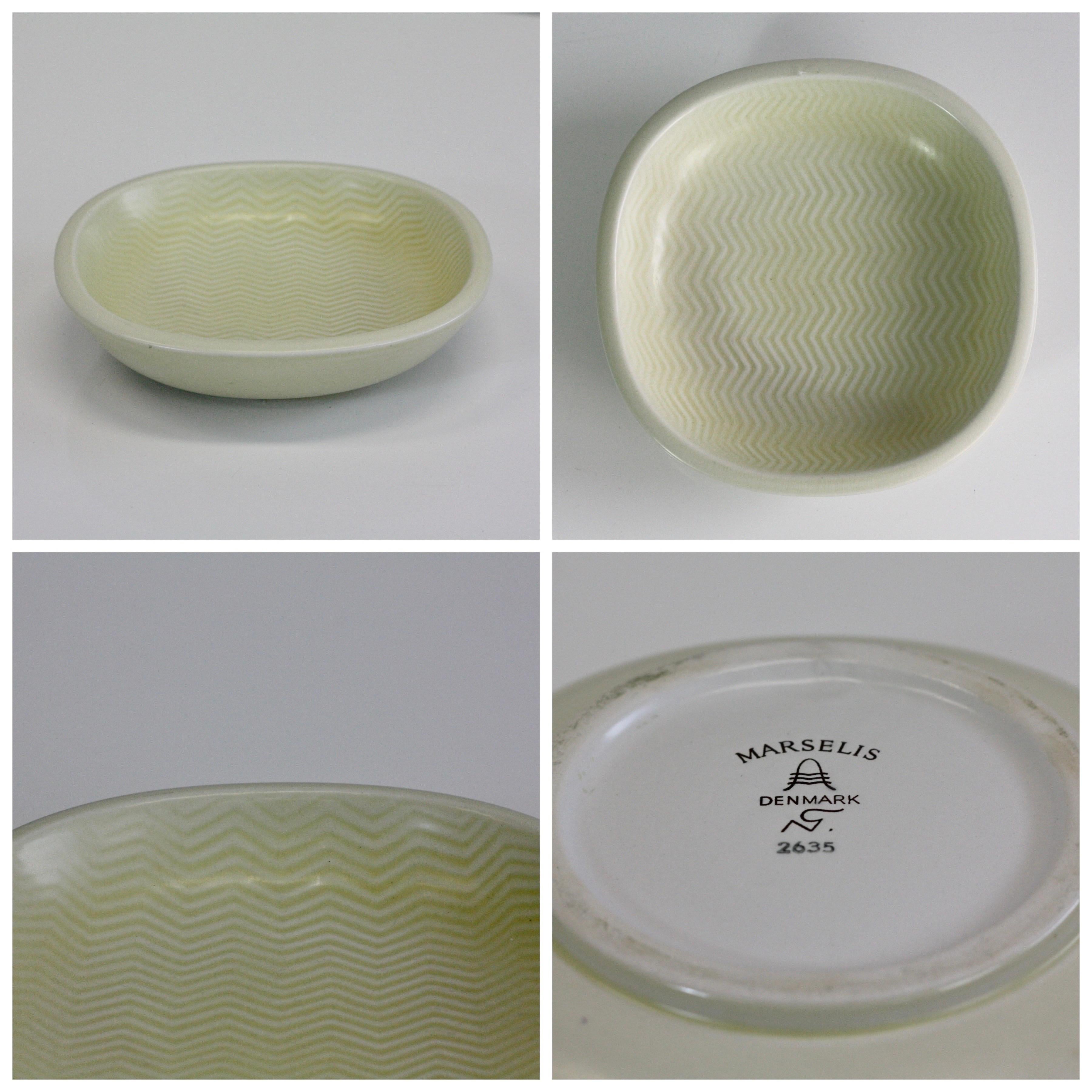 A set of ceramic MARSELIS trays by Nils Thorsson for Aluminia, 1950s, Denmark For Sale 1