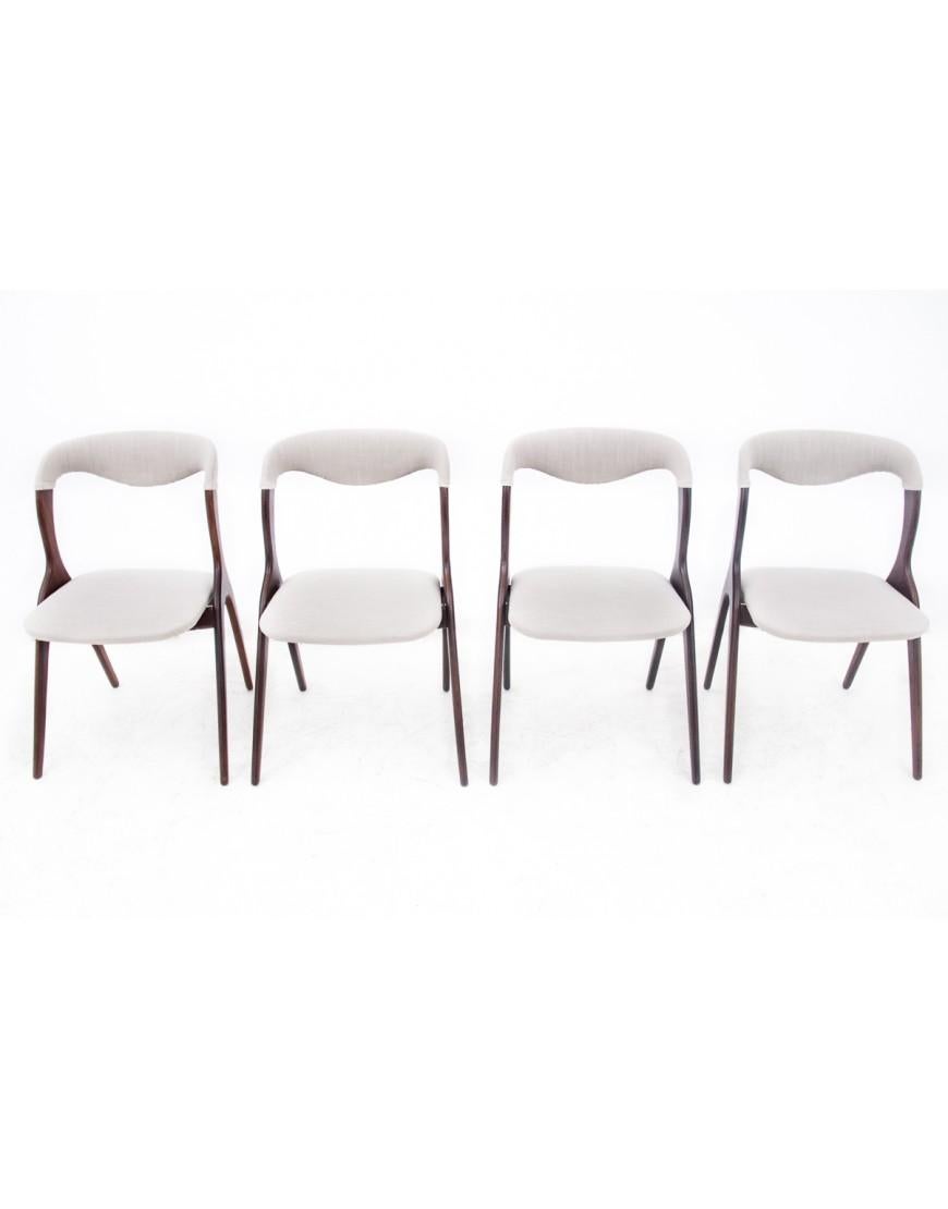 Danish chairs made in the 60s.

Minimalist design will fit perfectly into contemporary interiors. Chairs with an unusual form with a beautifully curved backrest, which increases seating comfort.

Furniture in very good condition, after professional
