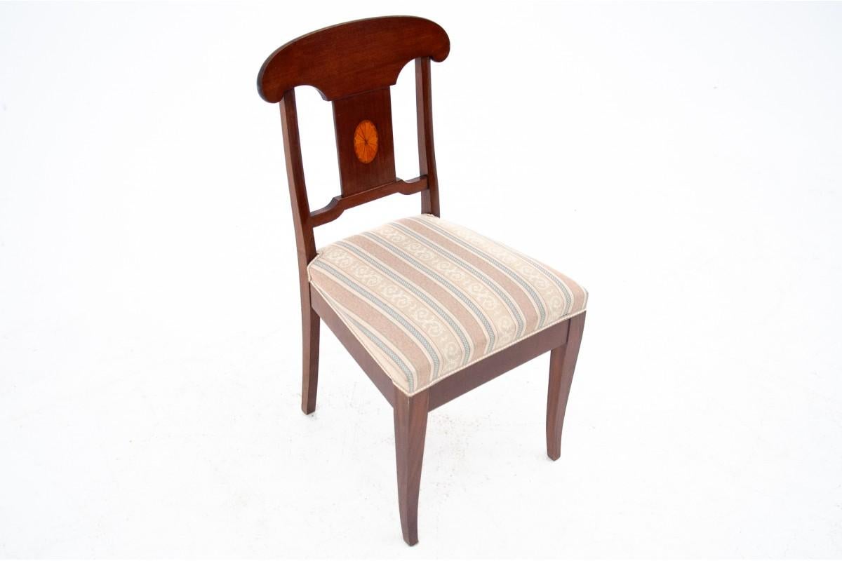 Noyer Un ensemble de chaises du milieu du 19e siècle, Europe du Nord. en vente