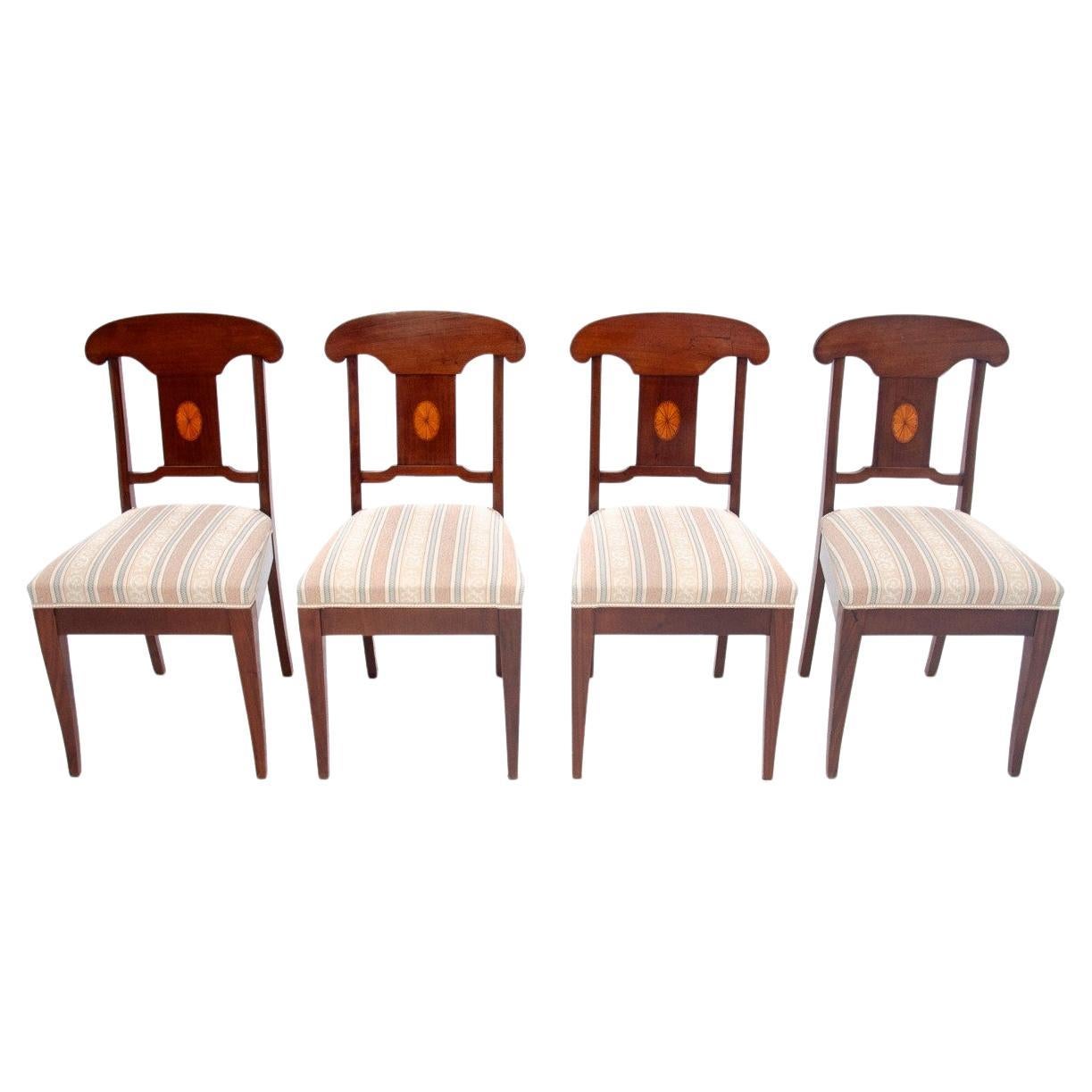 Un ensemble de chaises du milieu du 19e siècle, Europe du Nord. en vente