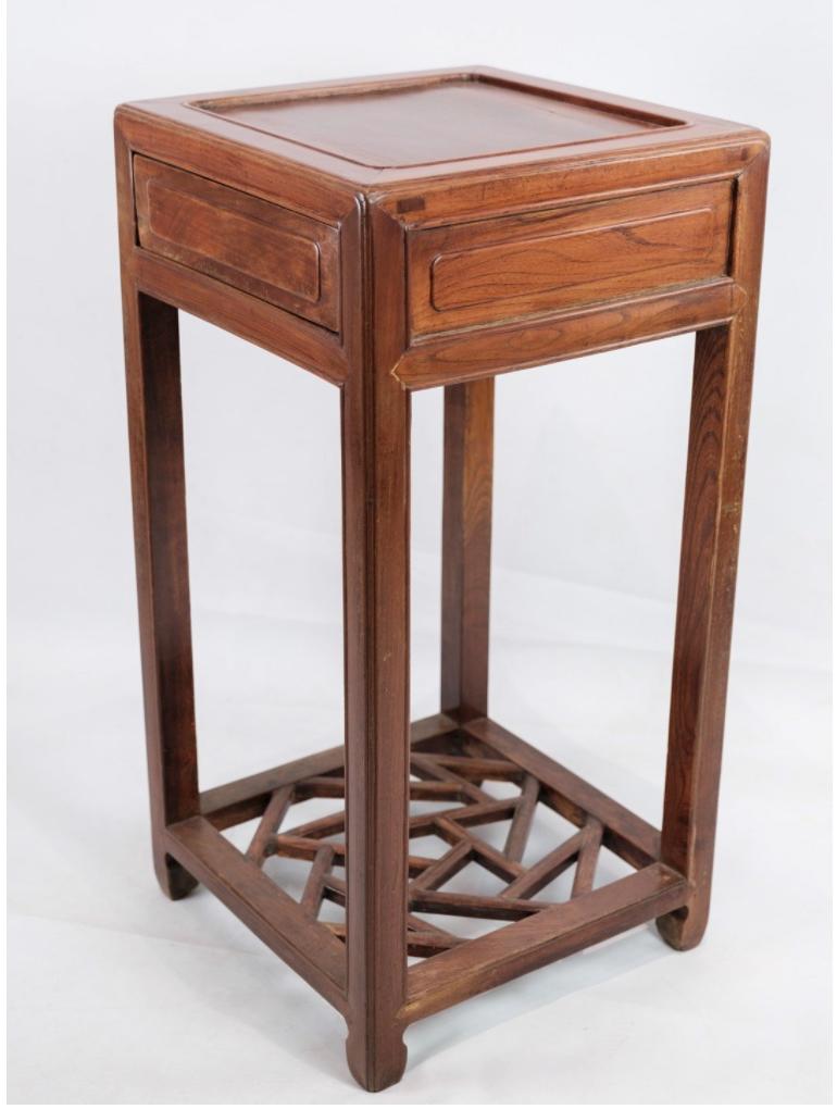 Set of Chinese Side Tables With Drawers Made In Polished Dark Wood From 1880s In Good Condition For Sale In Lejre, DK