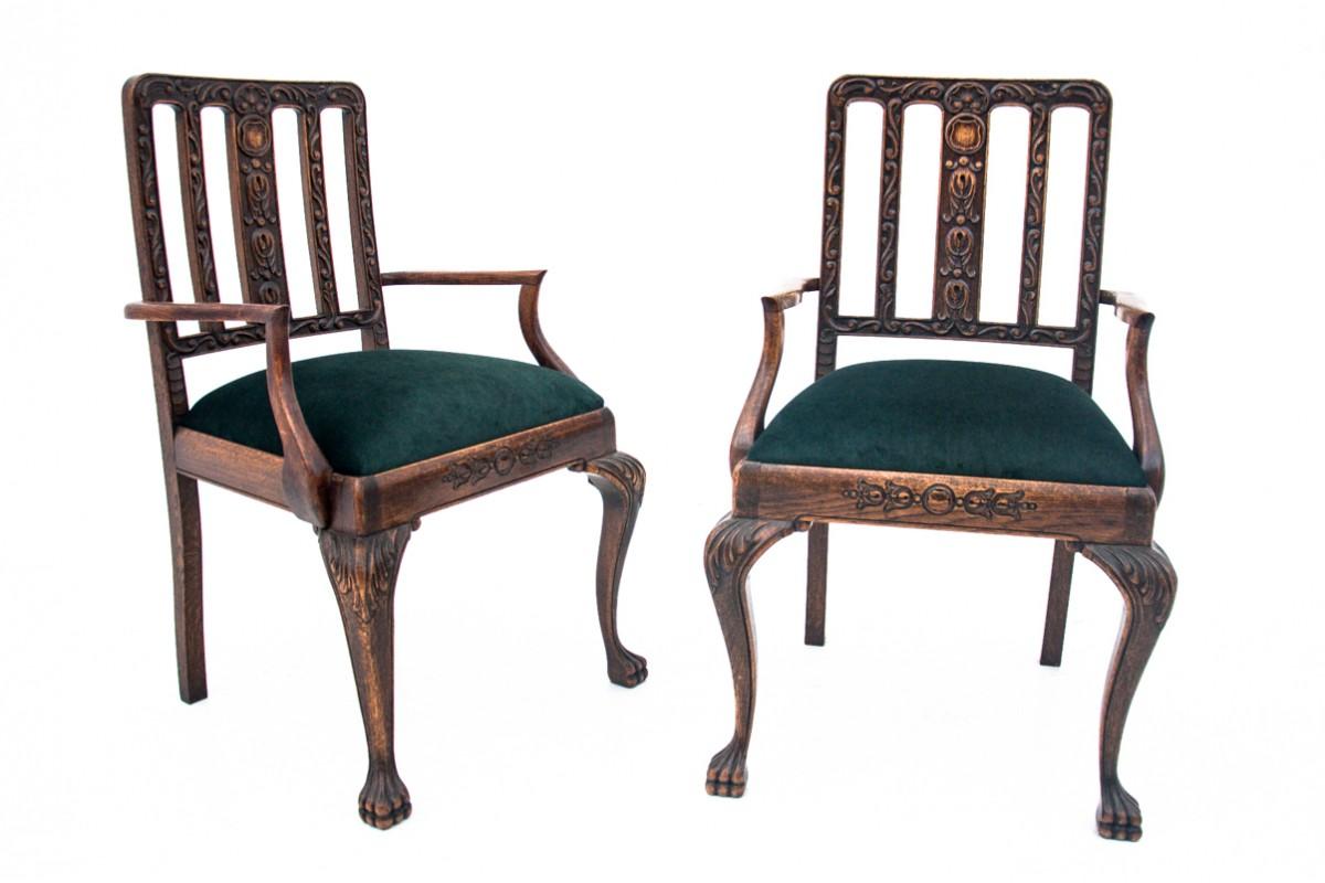 A set of Chippendalle-style armchairs, circa 1900.

Very good condition, professionally renovated, seat covered with new fabric.

Armchairs: height 97 cm / seat height. 46 cm / width 57 cm / depth 58 cm