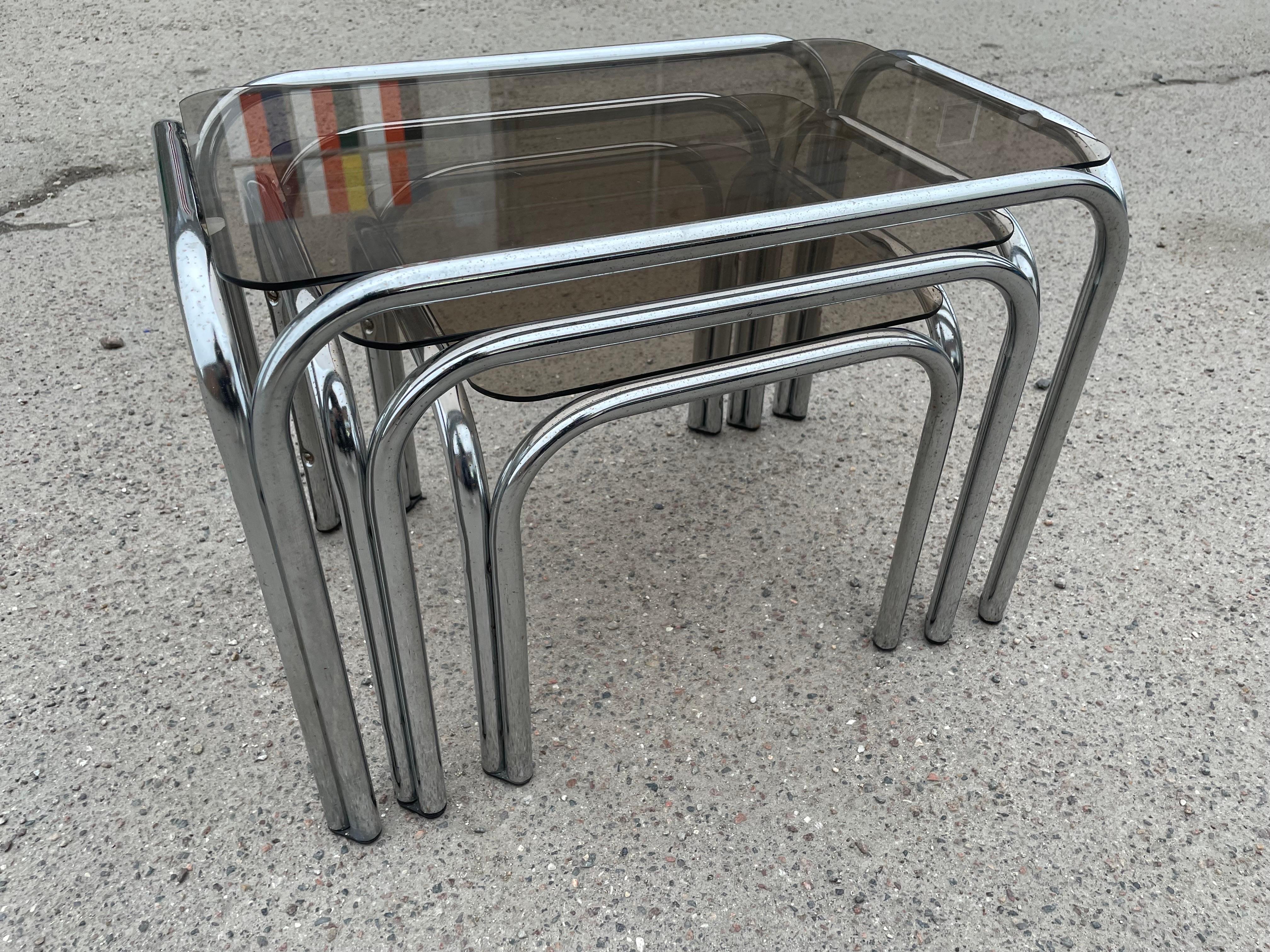 A set of Chrome and Smoked Glass nesting tables 1970’s  For Sale 3