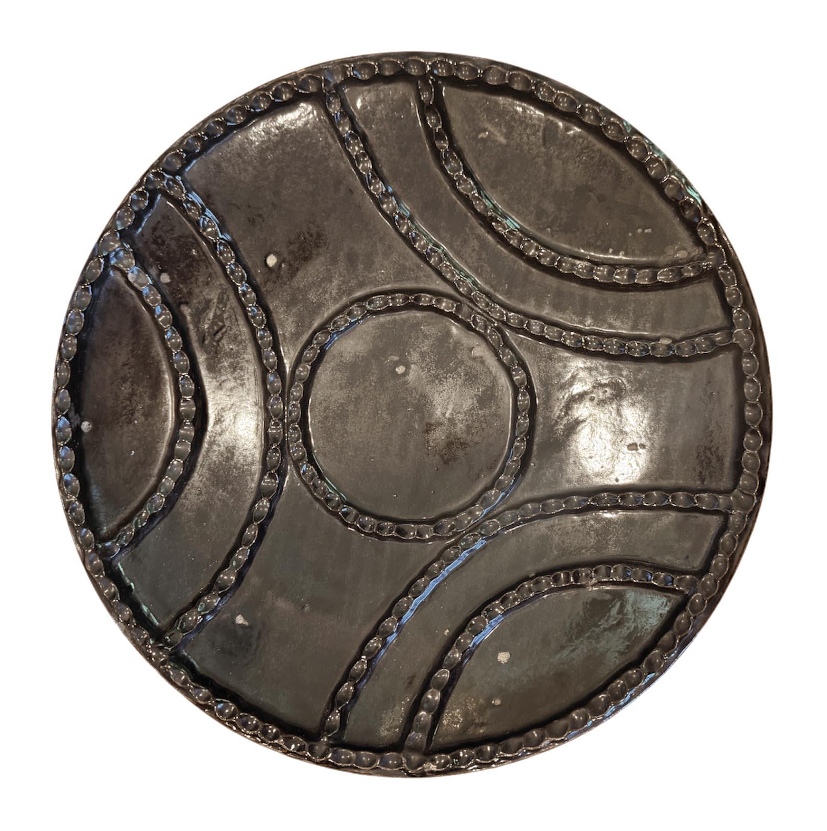 Contemporary A Set of Decorative Formations Castano Plates For Sale