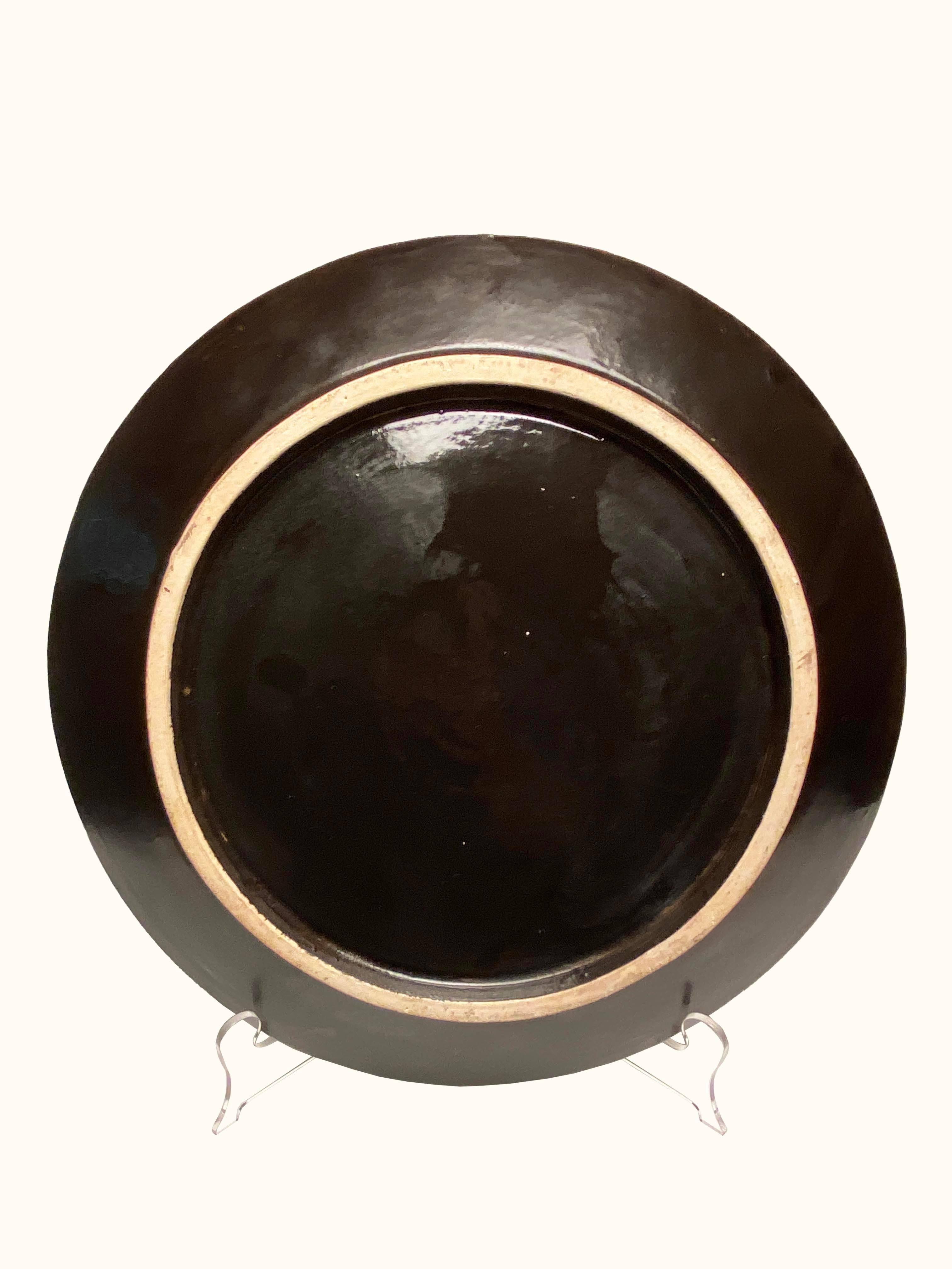 Ceramica Un set di piatti decorativi Formations Castano in vendita