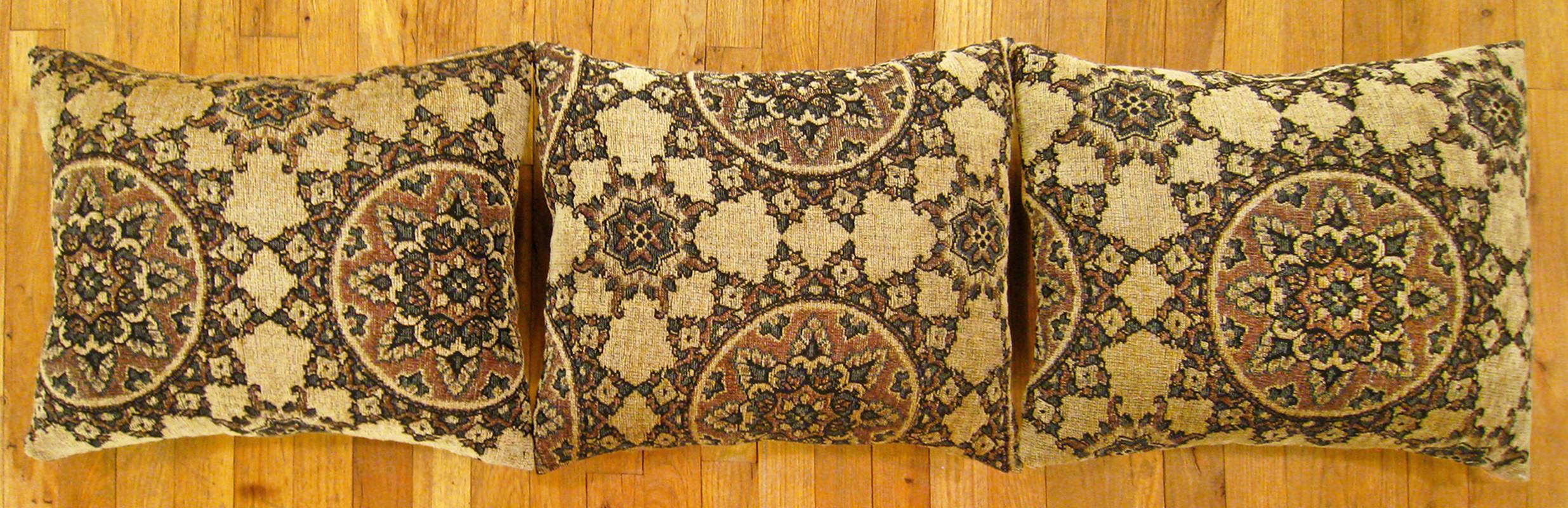 Set of Decorative Vintage American Tapestry Pillows with Circles Design In Good Condition For Sale In New York, NY