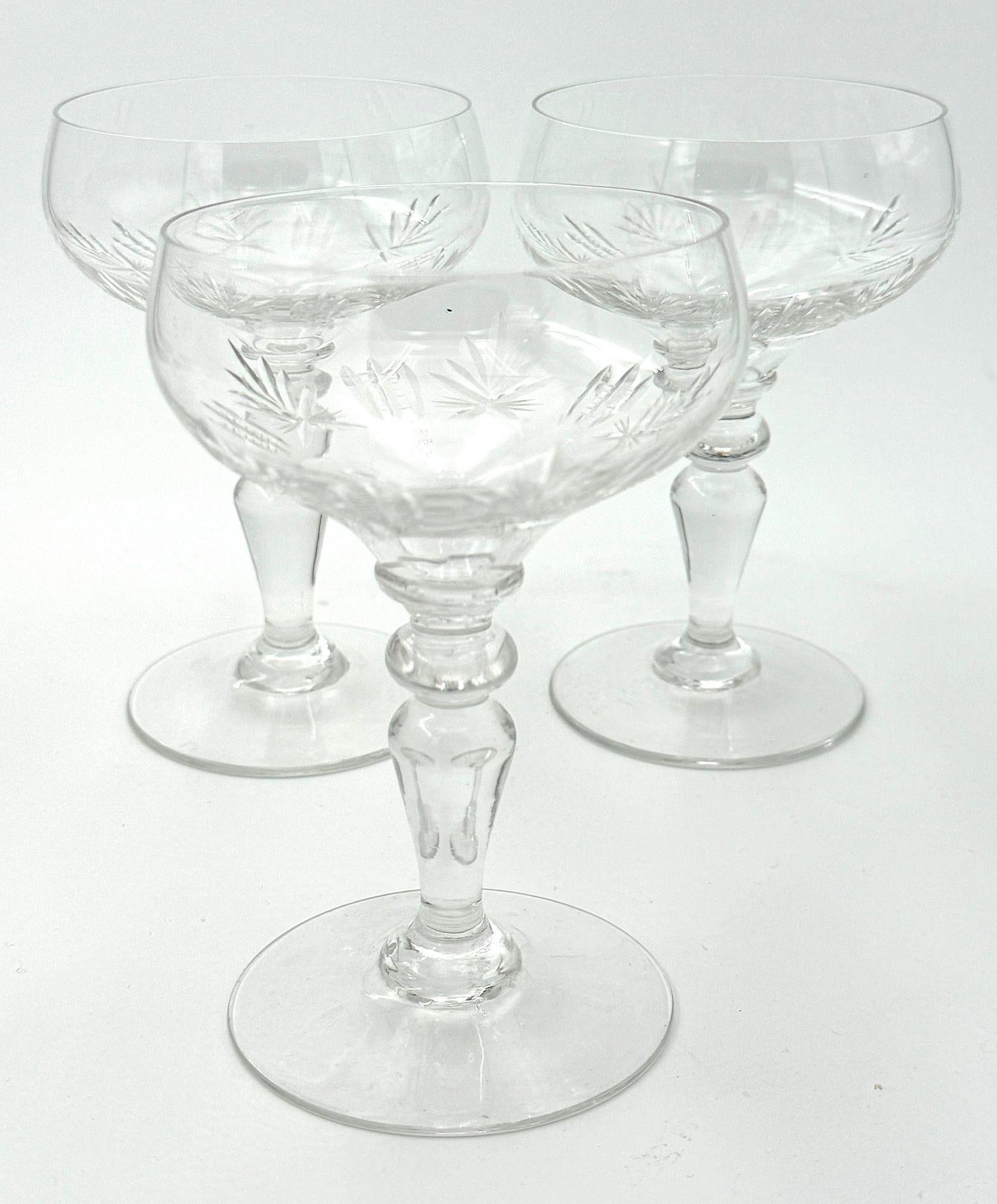Set di otto bicchieri di cristallo Val St Lambert degli anni '30 con stelle incise in vendita 8
