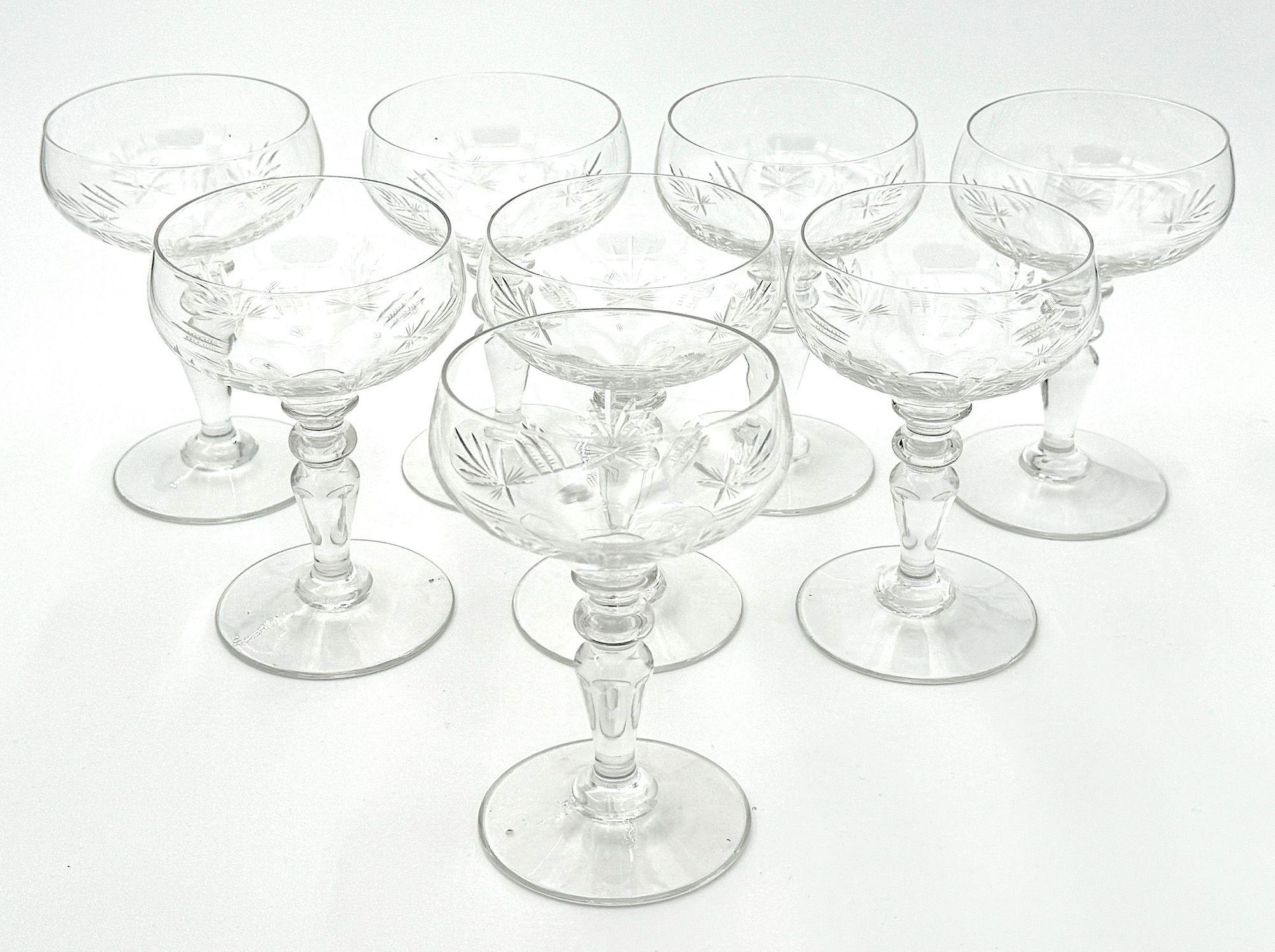 Set di otto bicchieri di cristallo Val St Lambert degli anni '30 con stelle incise in vendita 1