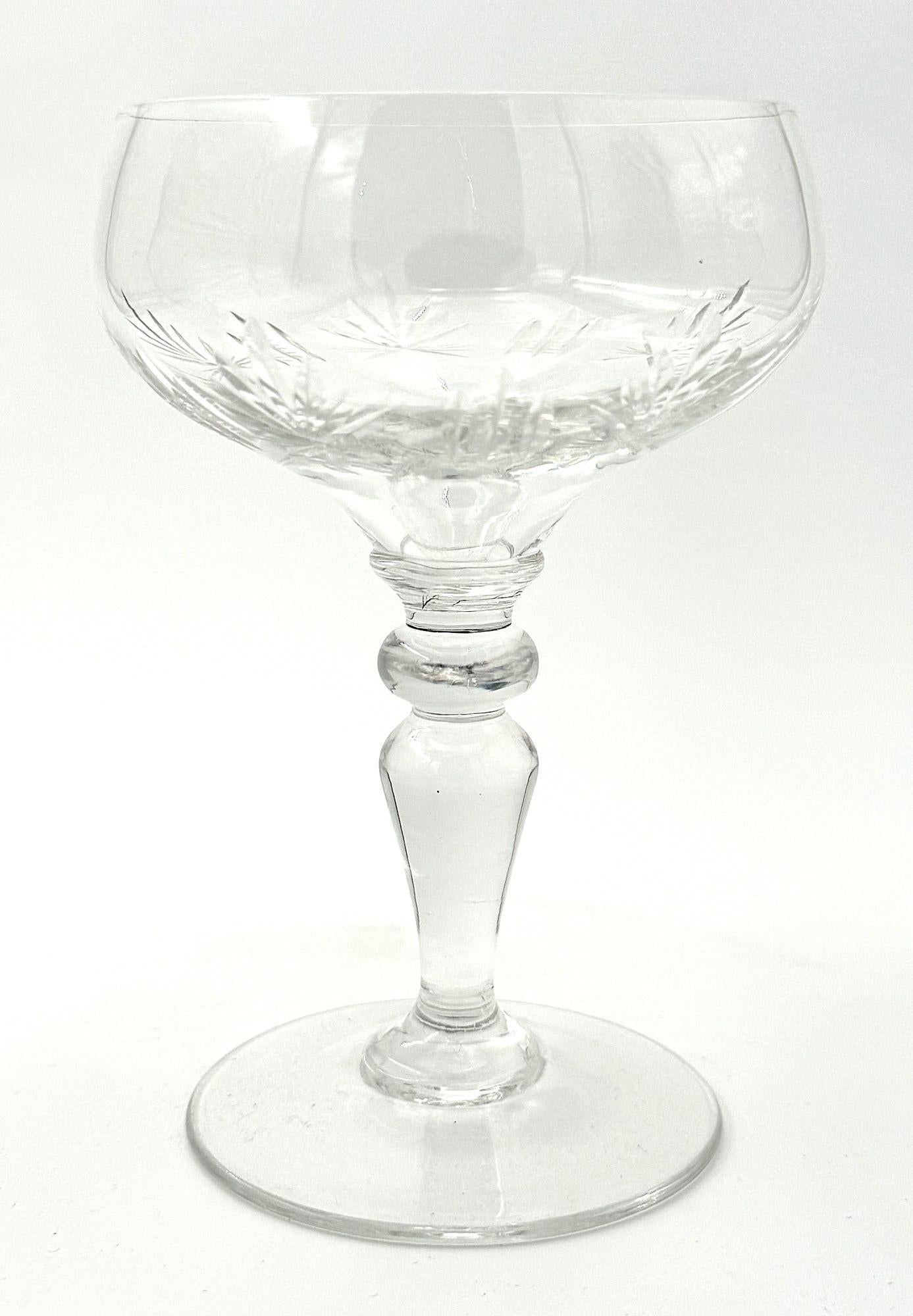 Set di otto bicchieri di cristallo Val St Lambert degli anni '30 con stelle incise in vendita 3