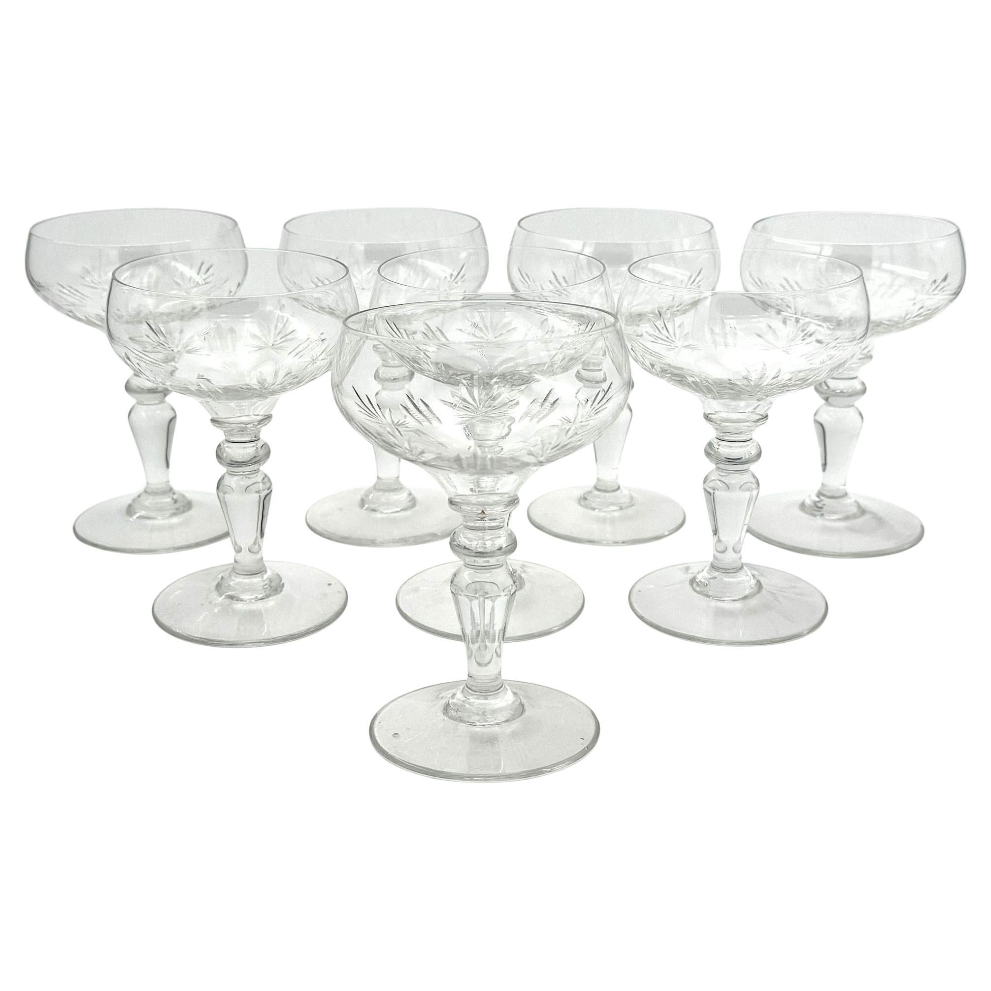 Juego de ocho copas de cristal Val St Lambert de los años 30 con estrellas grabadas