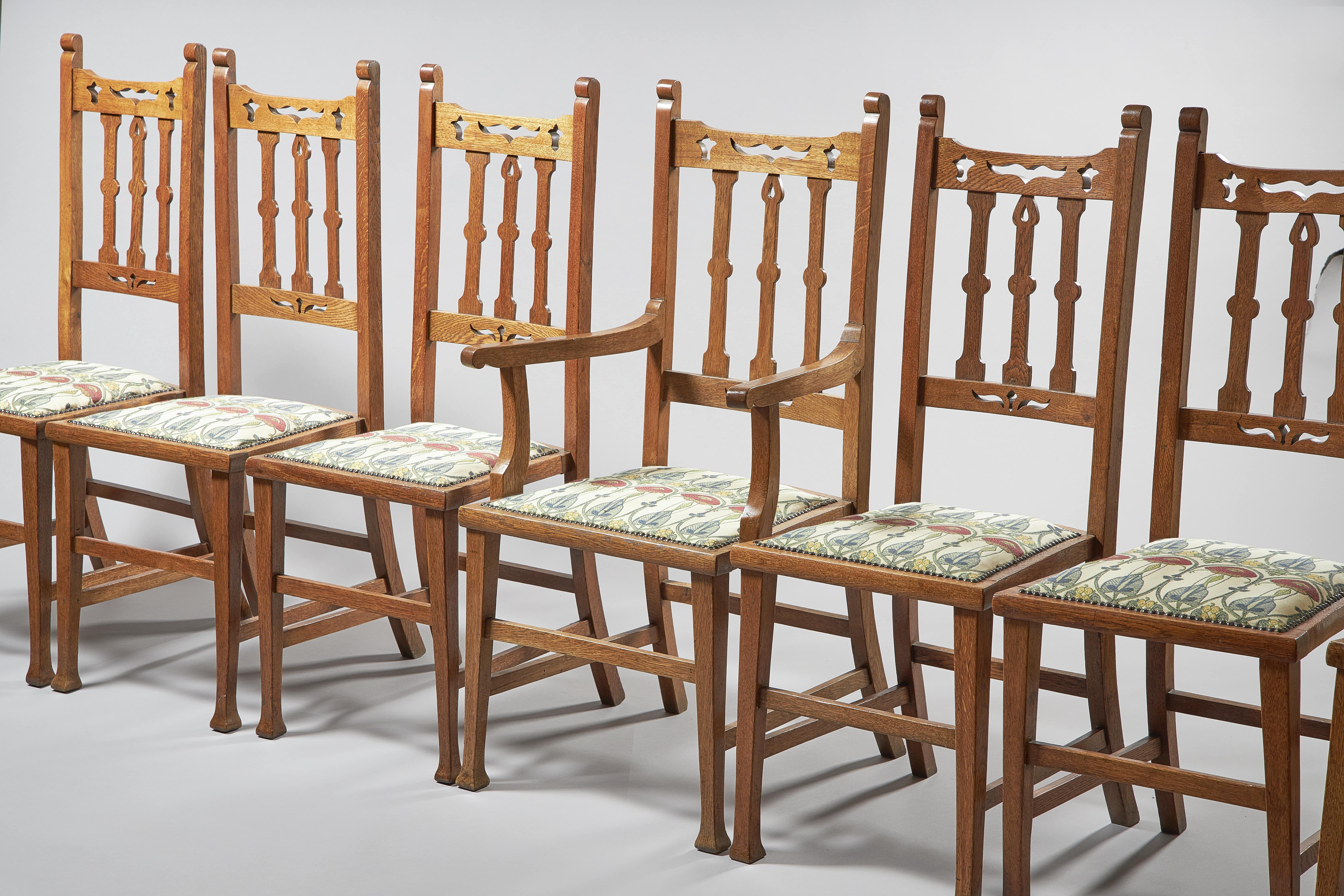 Arts and Crafts Set of Eight Early 20th Century Arts & Crafts Dining Chairs