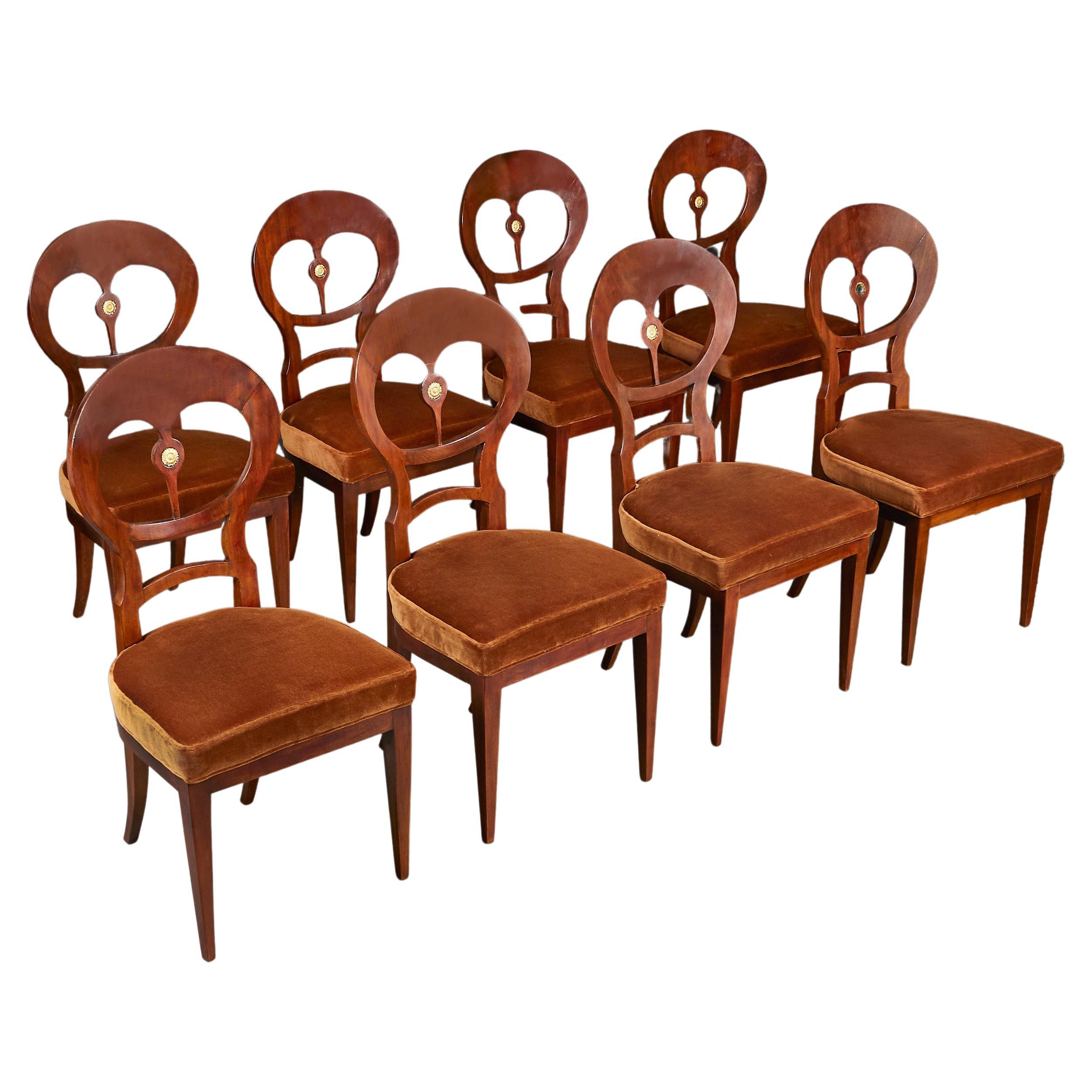 Ensemble de huit chaises de salle à manger Biedermeier