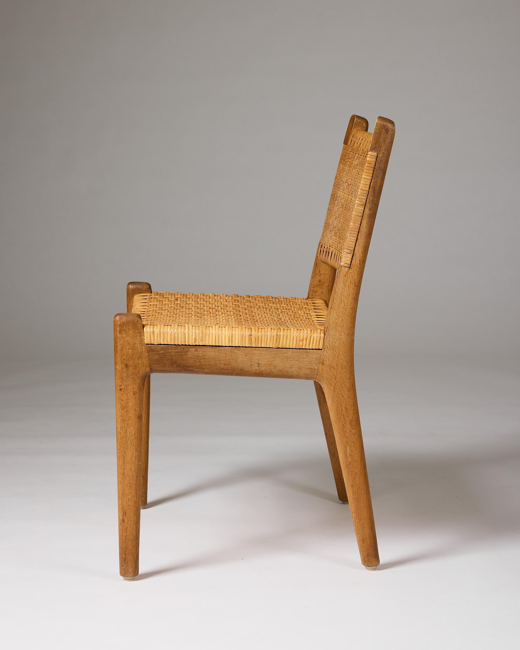 A set of eight ‘CH31’ chairs by Hans J. Wegner for Carl Hansen & Son, Danmark 2