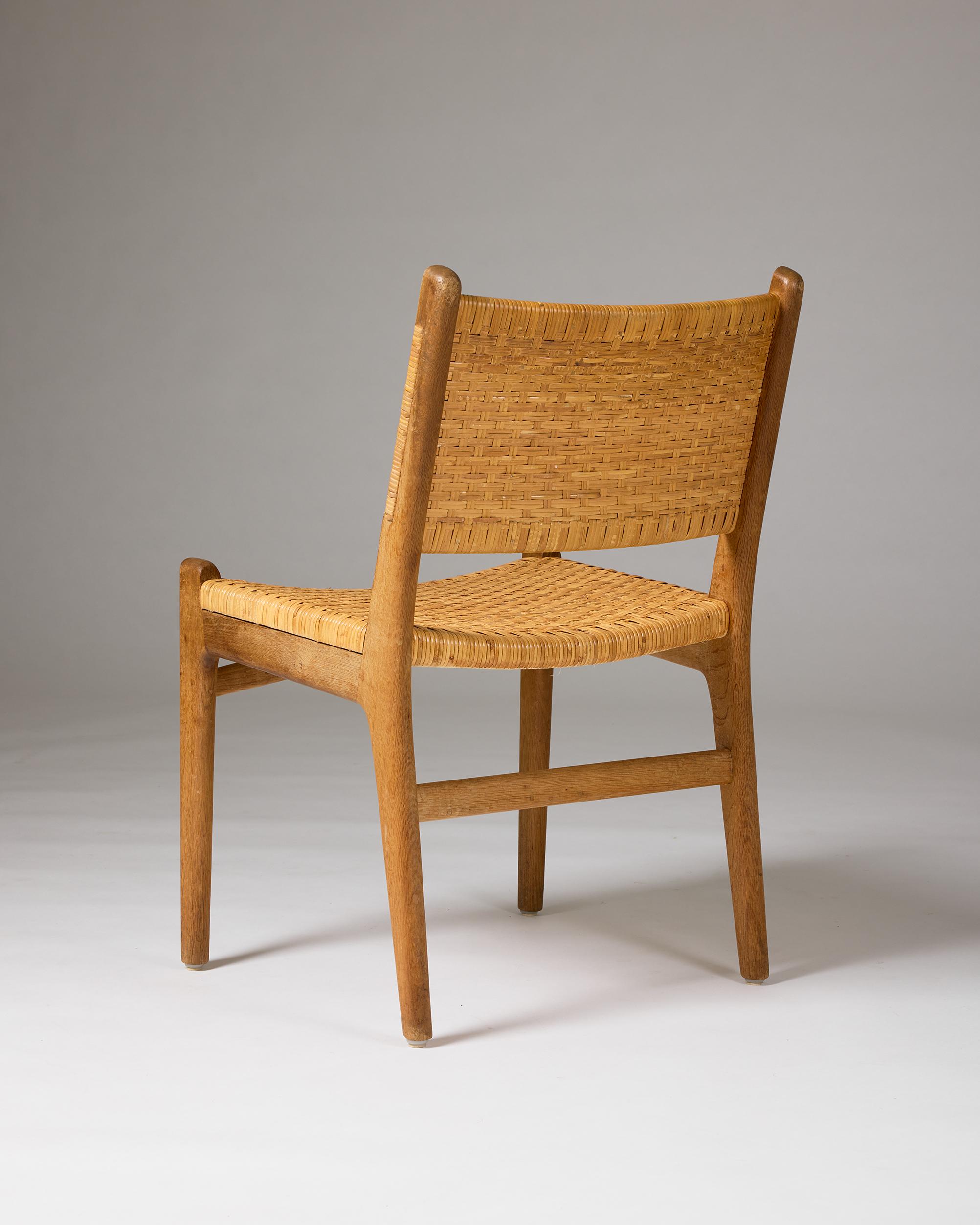 A set of eight ‘CH31’ chairs by Hans J. Wegner for Carl Hansen & Son, Danmark 3