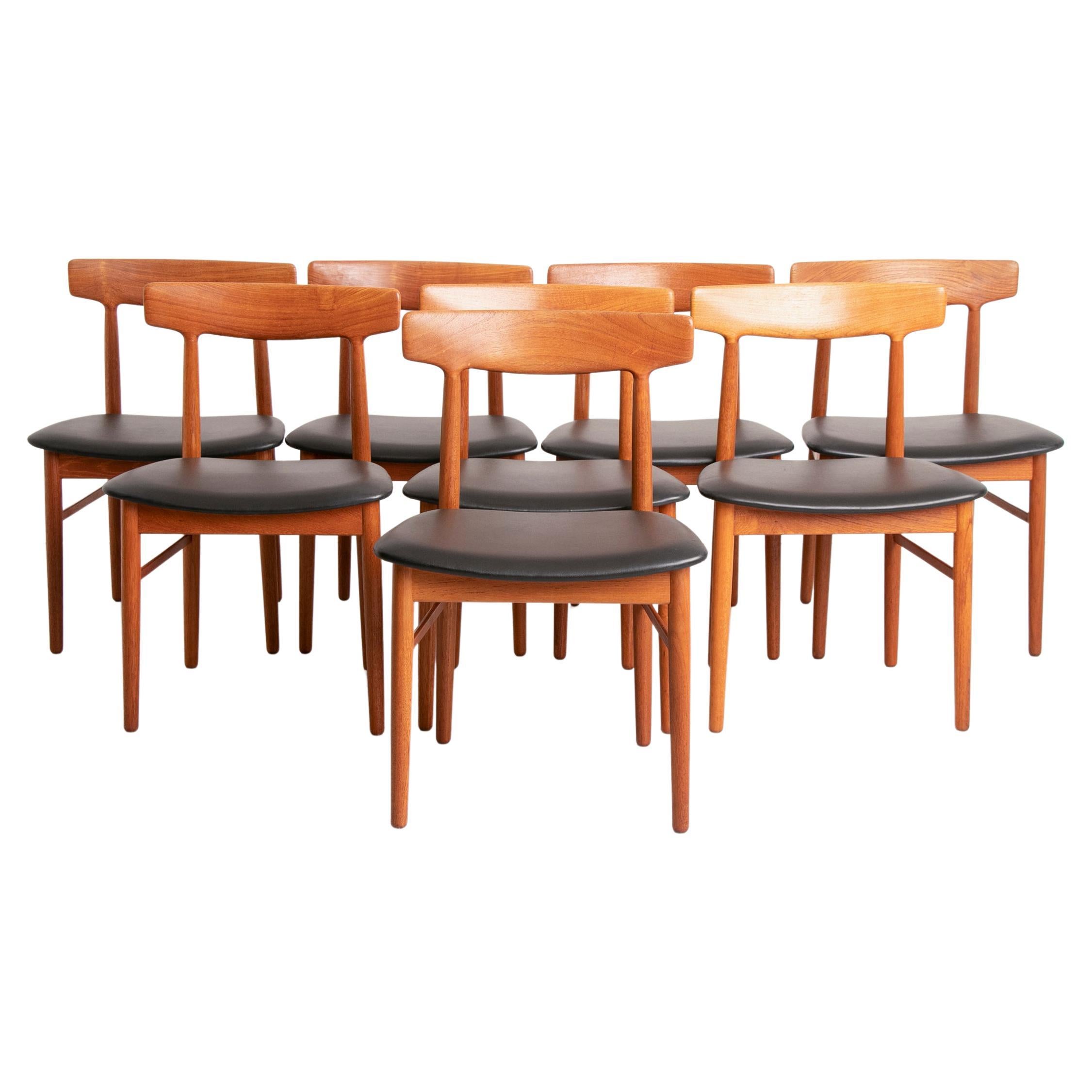 Set of Eight Danish Mid Century Teak Dining Chairs by Dyrlund