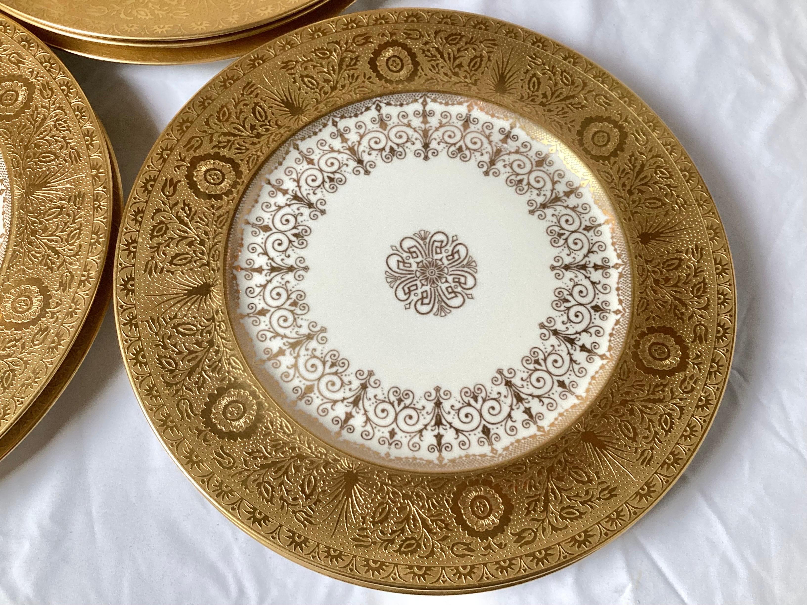 Set of Eight Gold Encrusted Service Dinner Plates In Excellent Condition In Lambertville, NJ