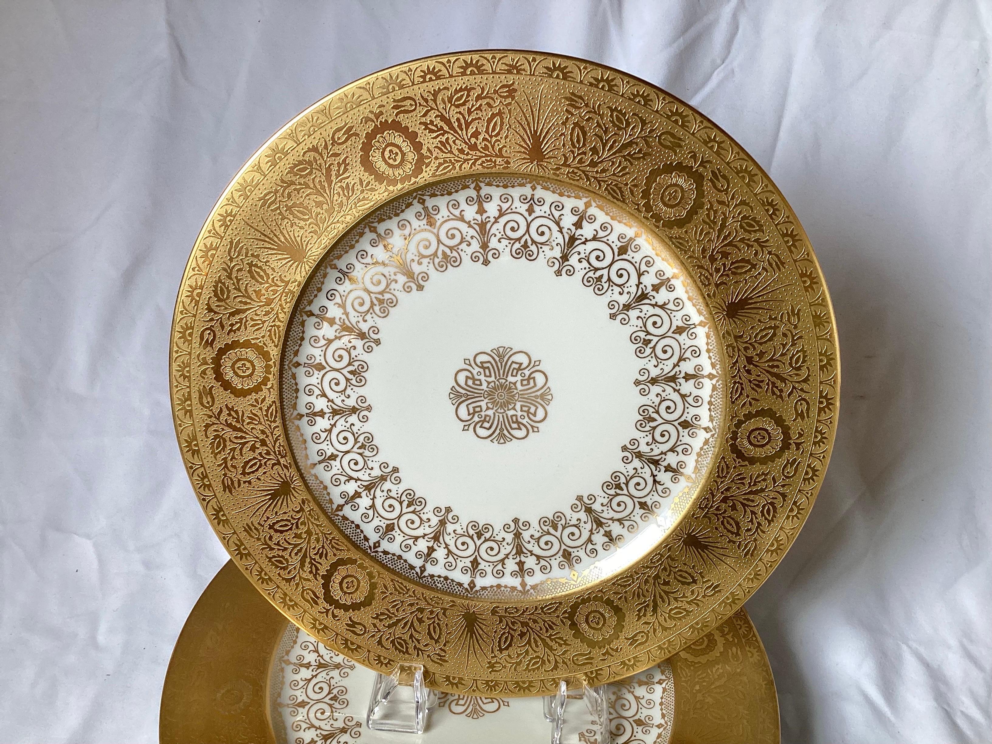 Set of Eight Gold Encrusted Service Dinner Plates 1