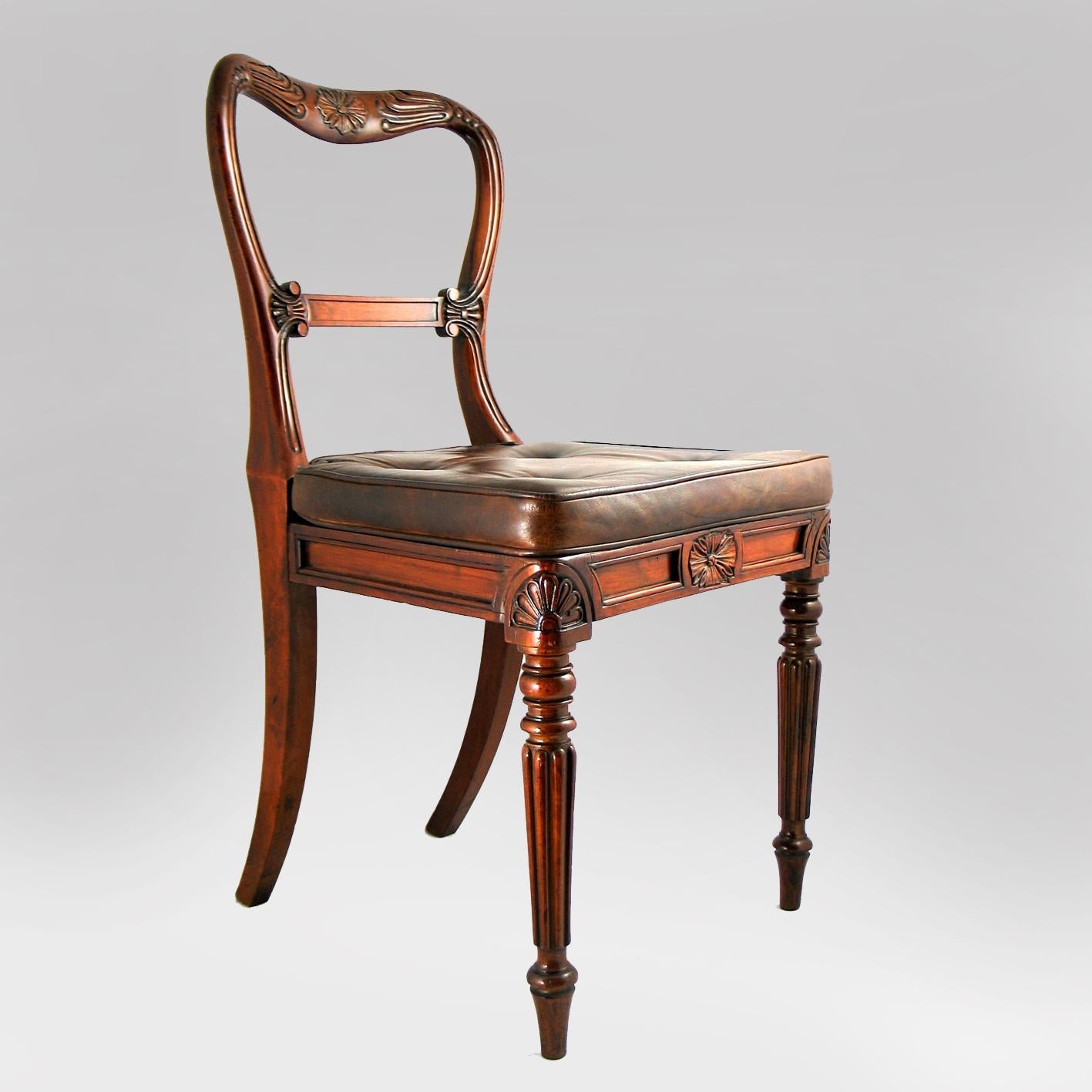 Carved Set of Eighteen Red Walnut Dining Chairs Attributed to Gillows, circa 1830 For Sale