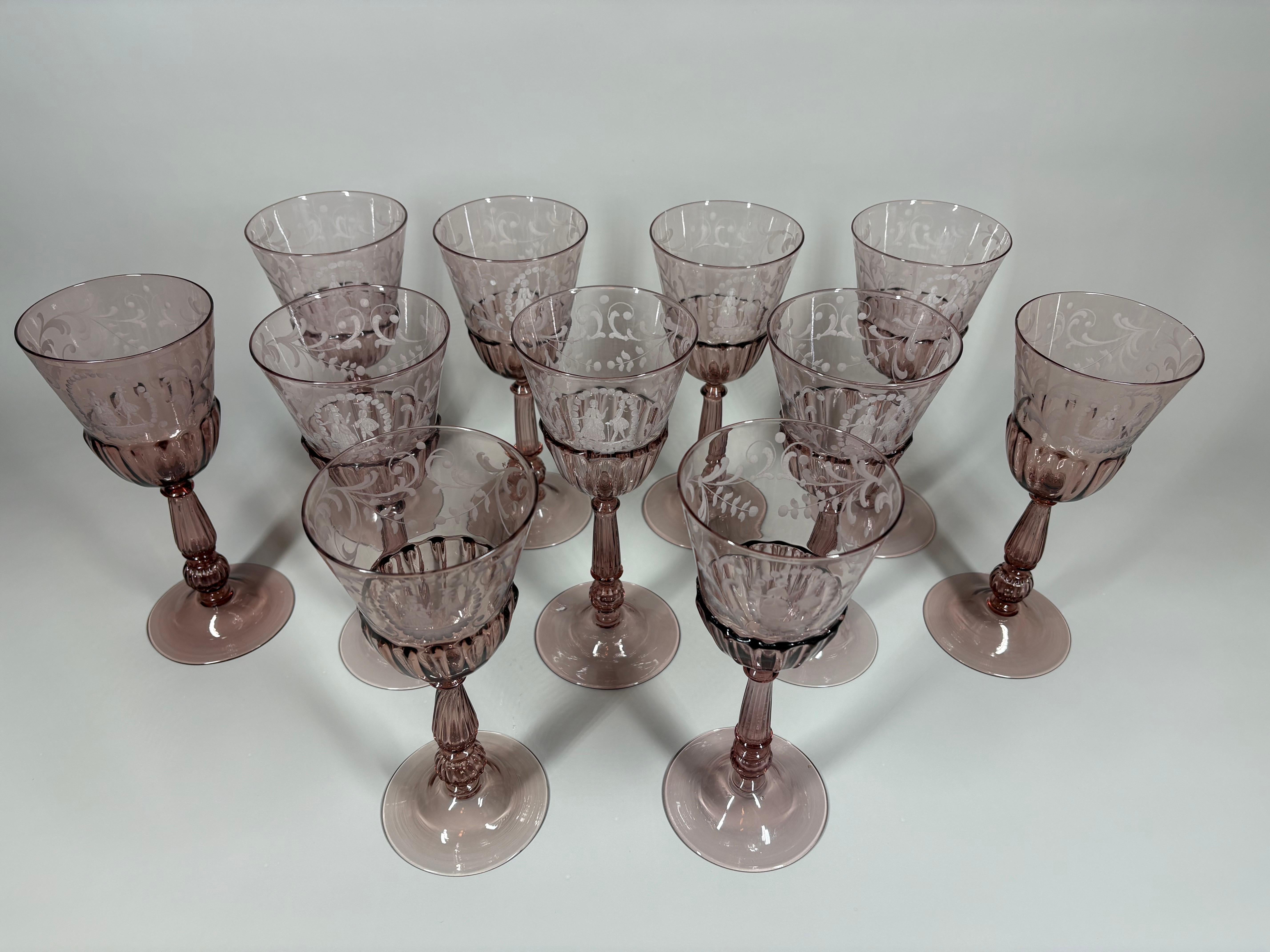 Ein Satz von elf antiken Salviati Murano Glas Stielgläsern (Italienisch) im Angebot