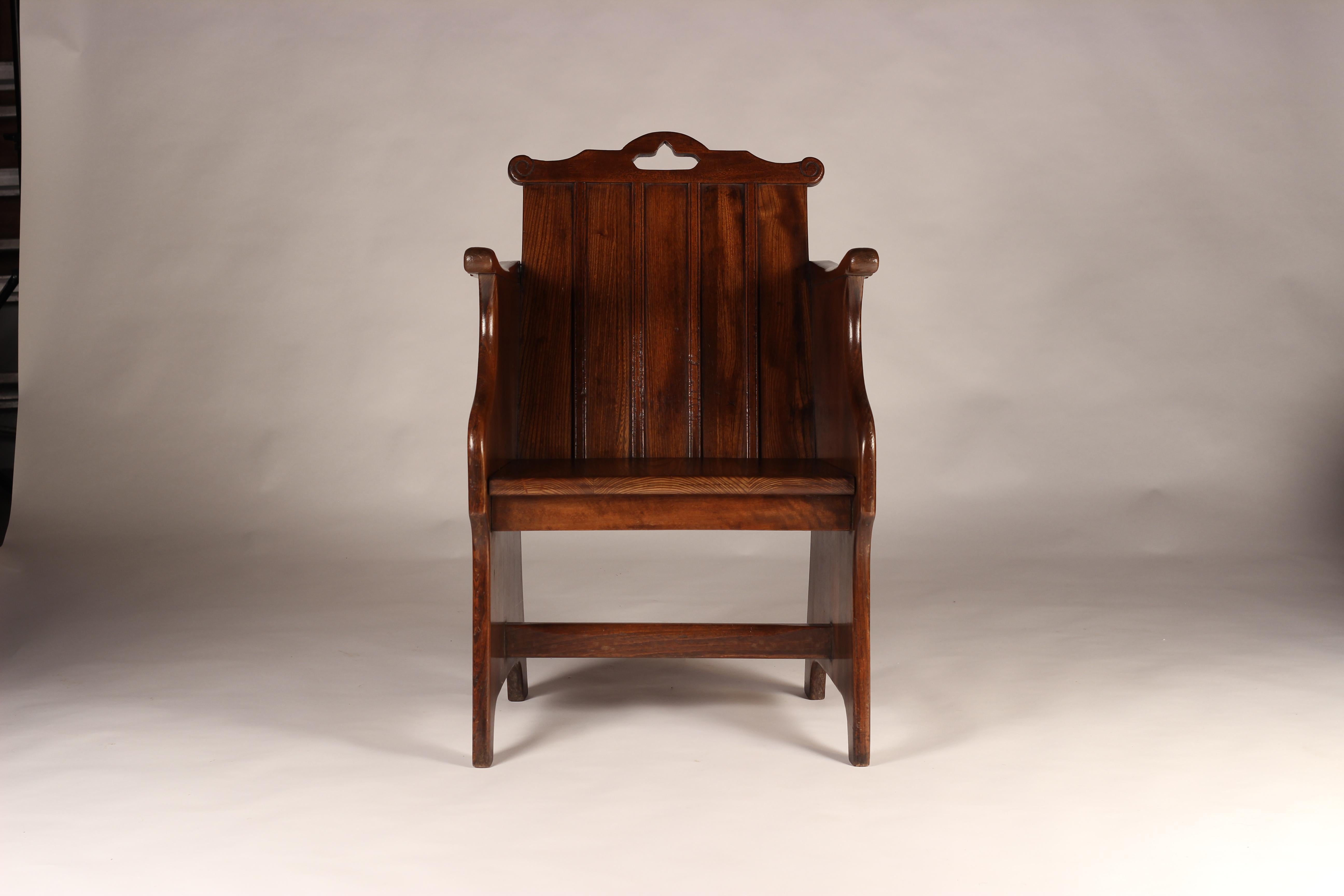 Set of Elm Tub Arts and Crafts Chairs with Panelled Backs and Carry Handles For Sale 2