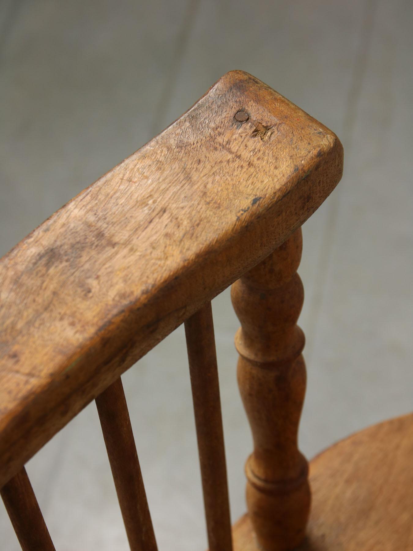Satz englischer antiker Windsor-Stühle mit niedriger Rückenlehne im Angebot 6