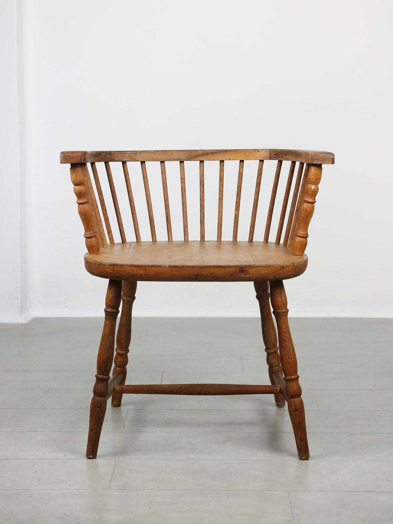 Set of English Antique Windsor Low Back Chairs In Good Condition For Sale In Ljubljana, SI