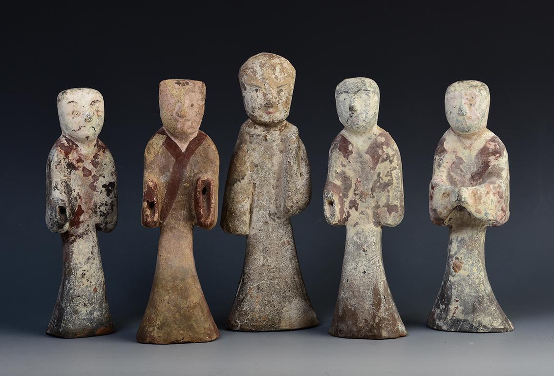 Set of Five Antique Han Dynasty Chinese Painted Pottery Figures of Attendants For Sale 4