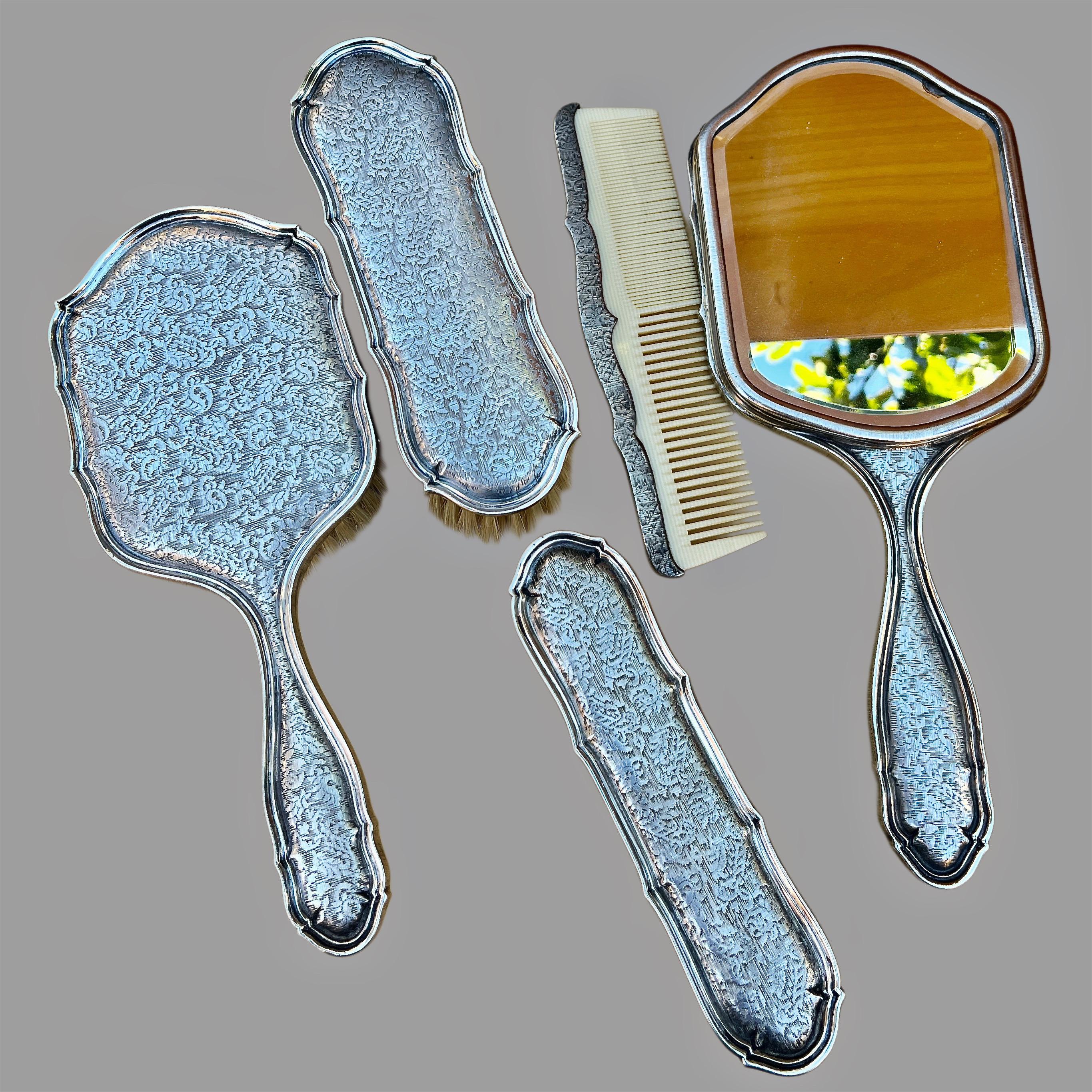 A set of five silver vanity items by Buccellati, 20th century For Sale 6
