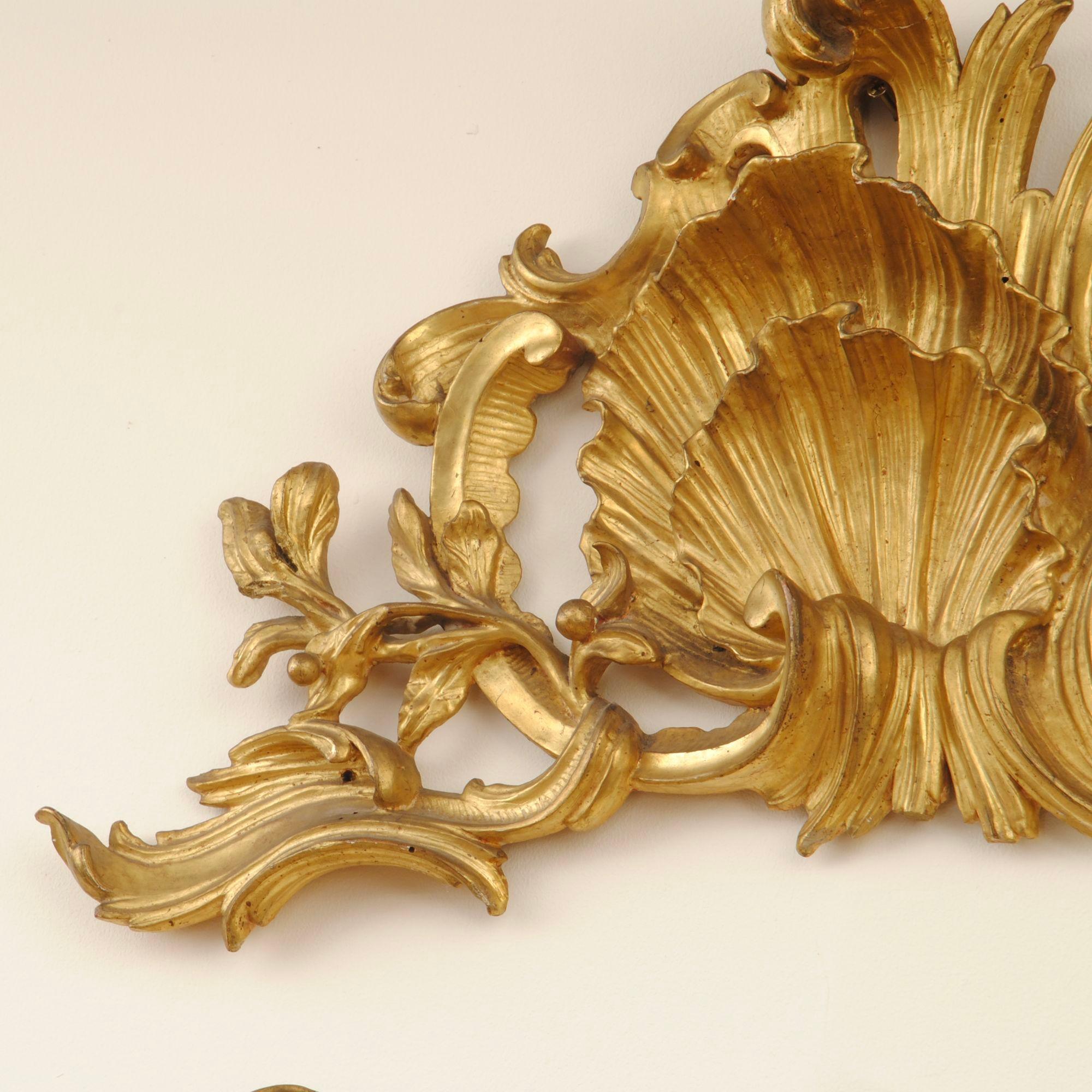 18th Century and Earlier Set of Four 18th Century Giltwood Carvings For Sale