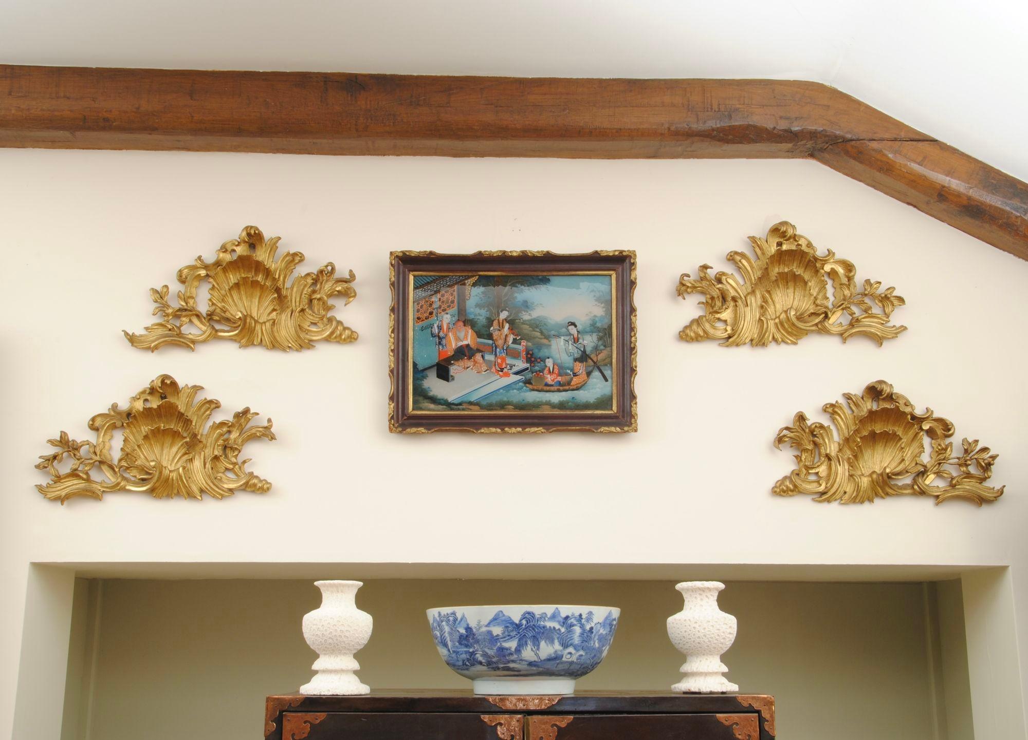 Set of Four 18th Century Giltwood Carvings For Sale 1