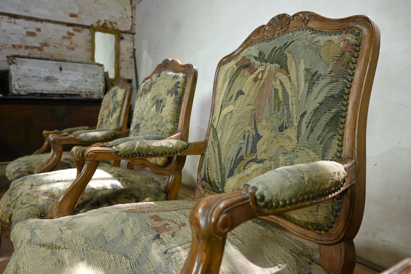 A Set Of Four 19th Century French Louis XV Fauteuils Open Armchairs For Sale 3