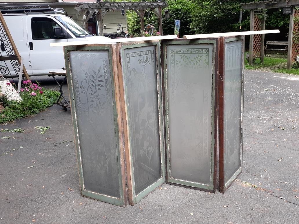 Set of Four Aesthetic Movement Victorian Windows In Good Condition For Sale In Lambertville, NJ