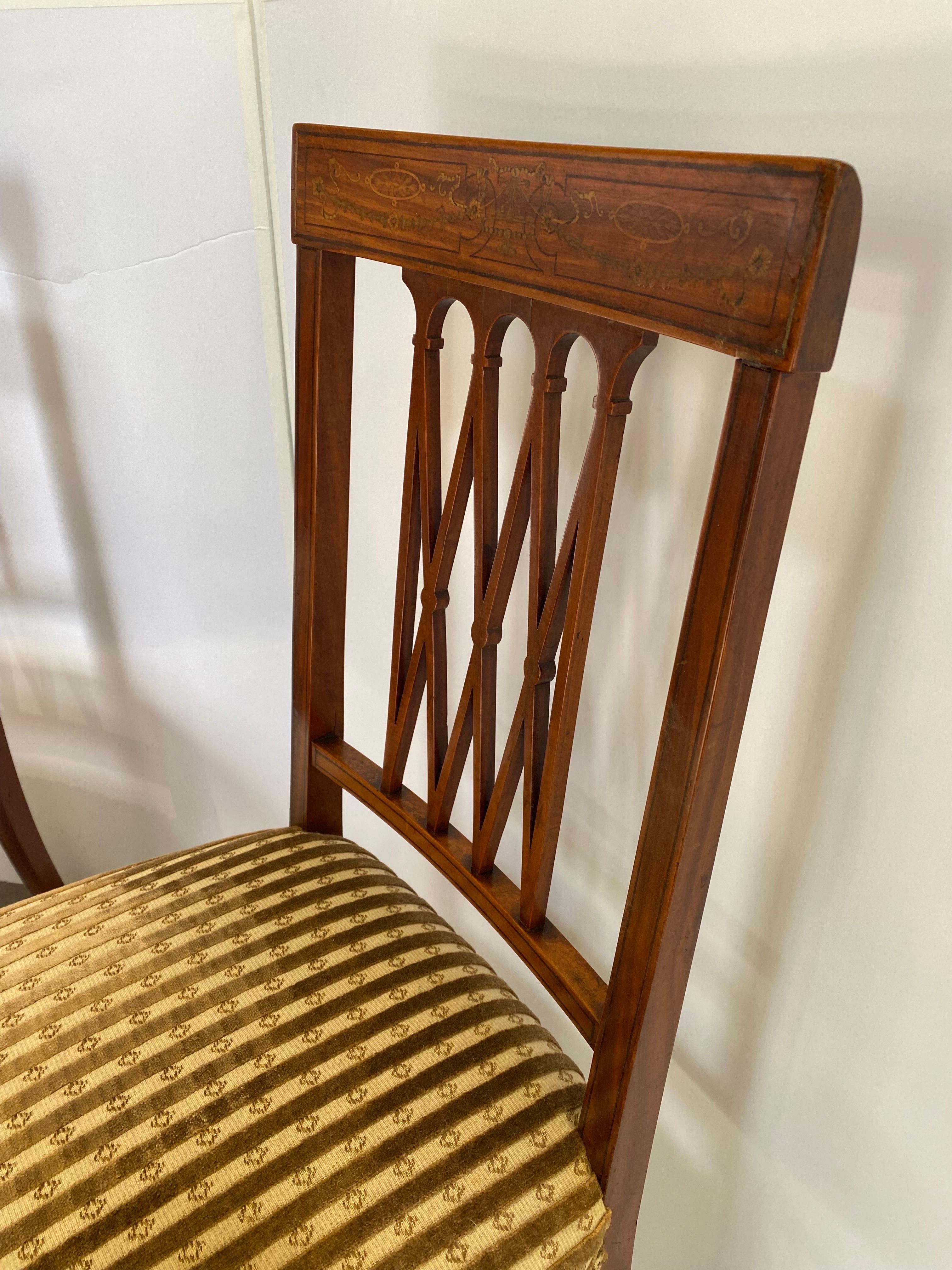 A Set of Four Antique Edwardian Inlaid Side Chairs  For Sale 1