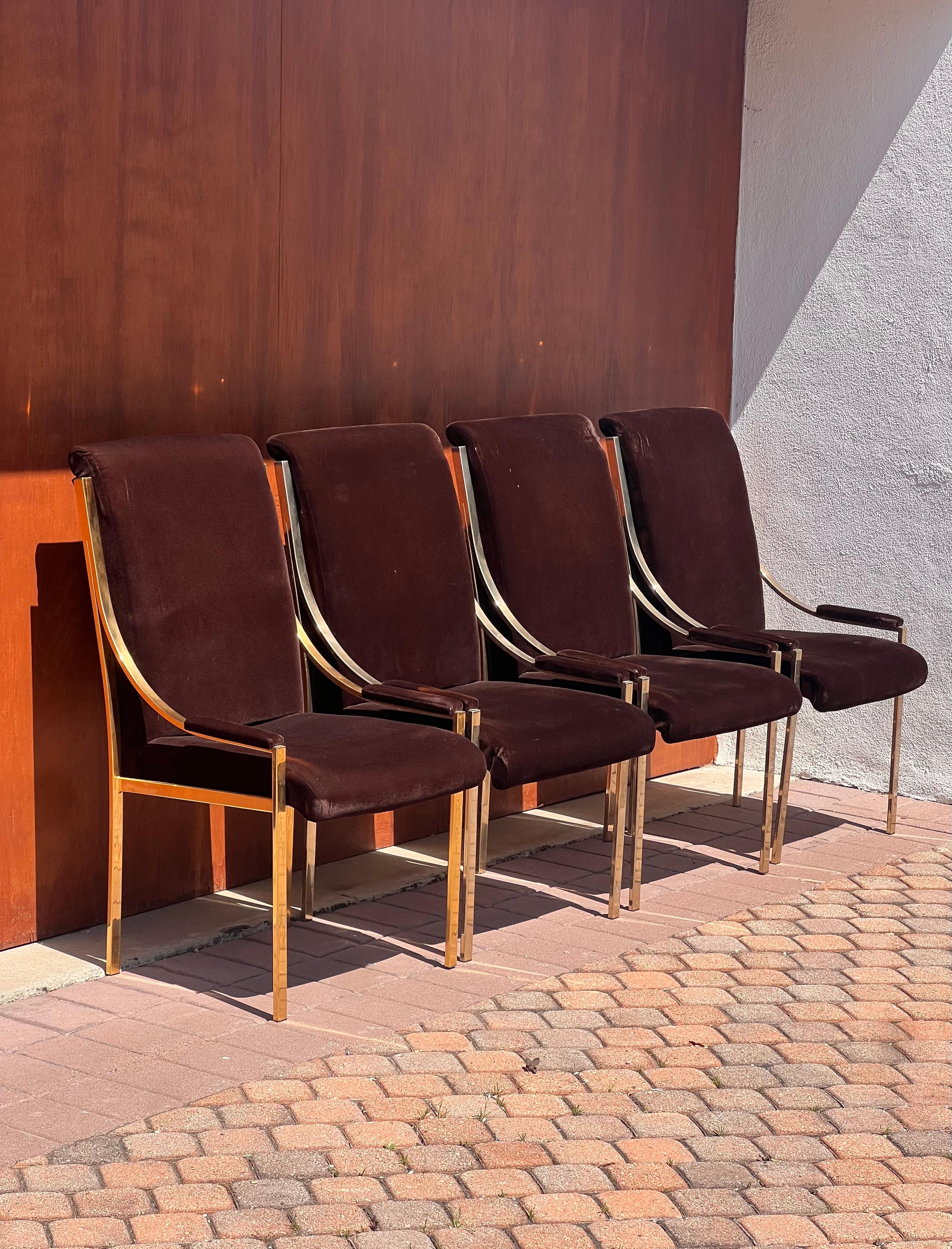 Hollywood Regency A set of four brass and brown velvet dining room chairs, 20th century For Sale