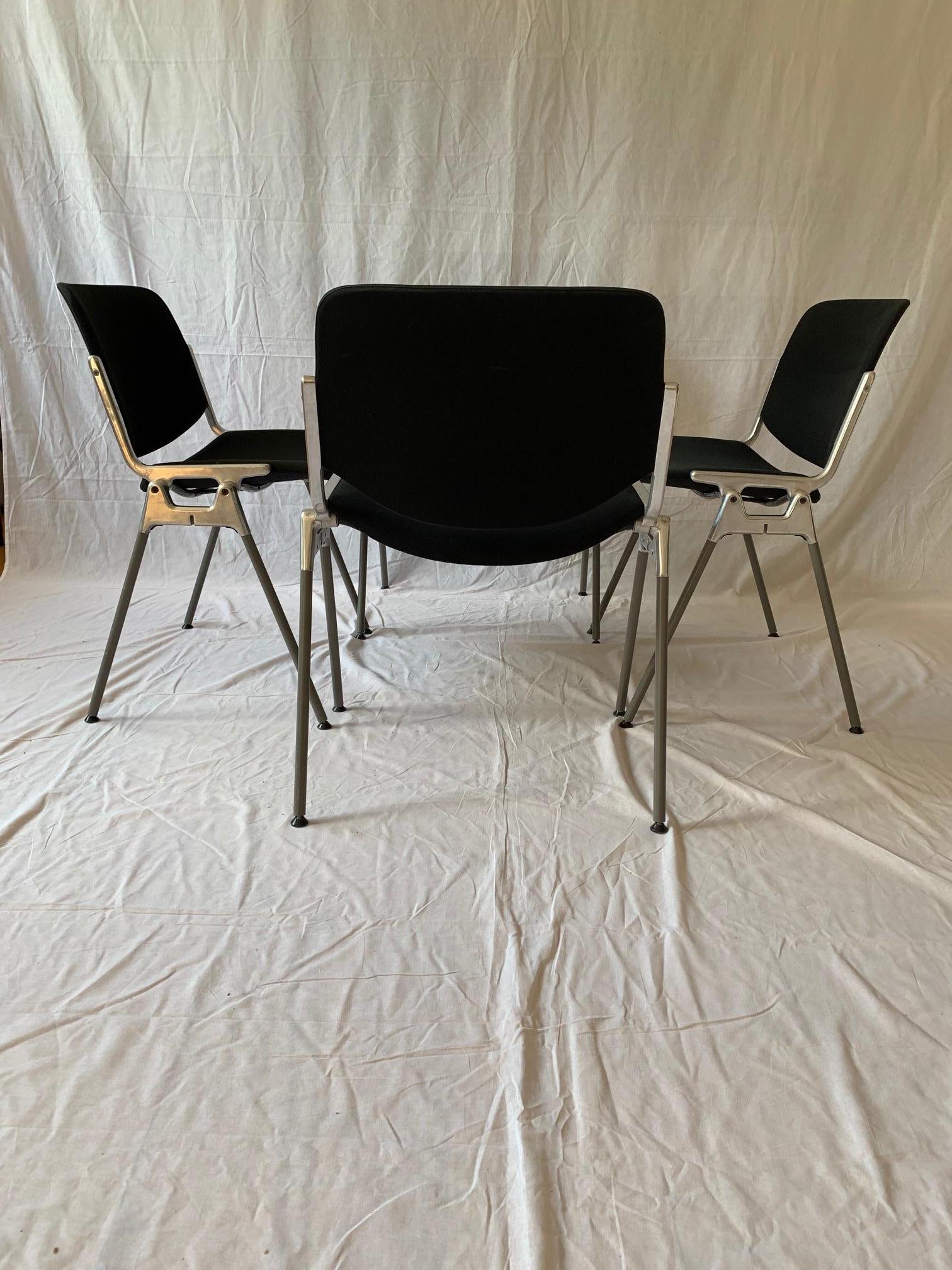 A set of four Castelli DSC 106 chairs, designed by Giancarlo Piretti, Italy, 199 In Good Condition For Sale In Mazowieckie, PL