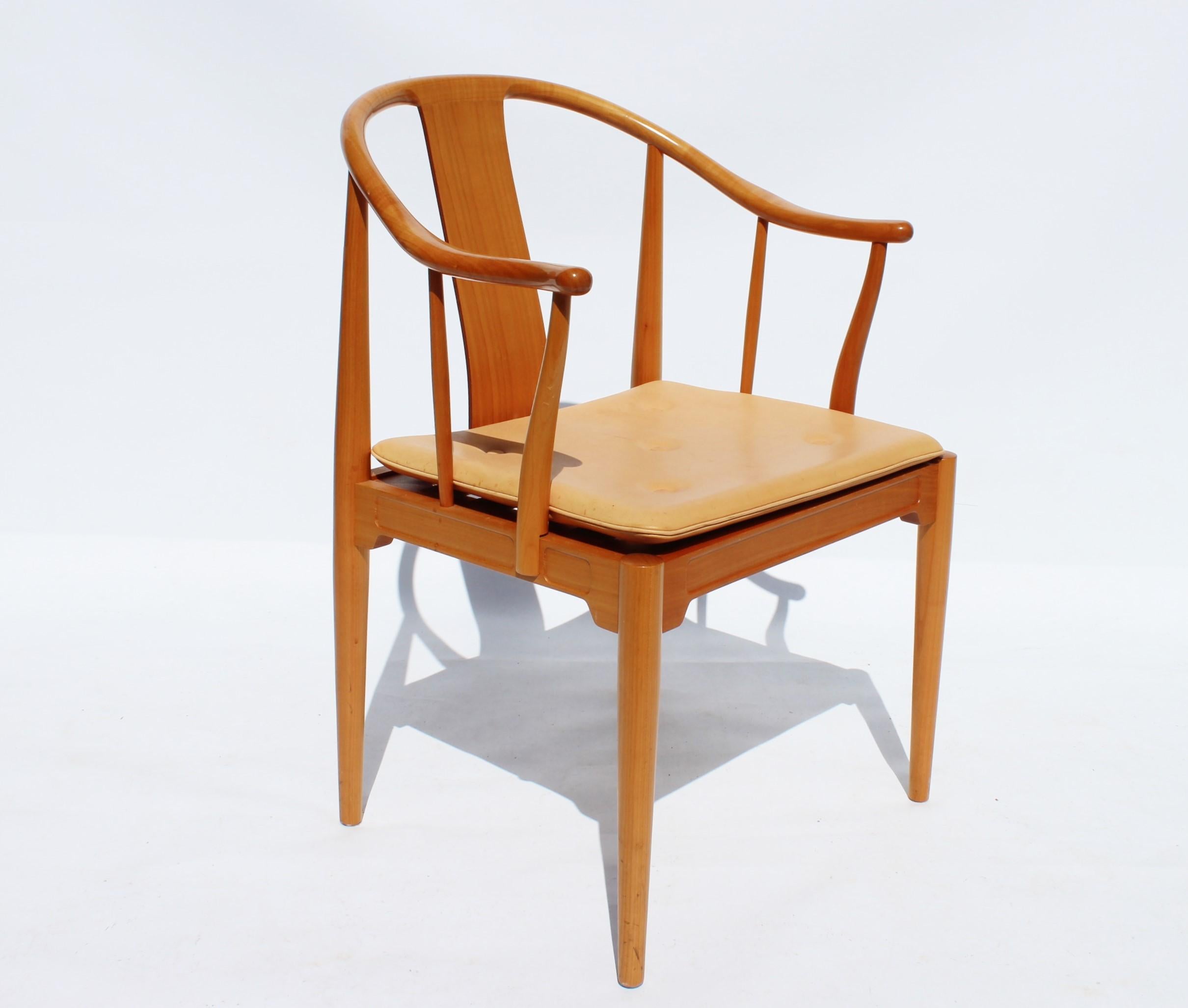 Mid-20th Century Set of Four China Chairs, Model 4283, by Hans J. Wegner and Fritz Hansen