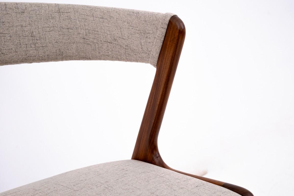 A set of four Danish chairs model 68 ( Fire ) produced by Anderstrup Mobelfabrik For Sale 4