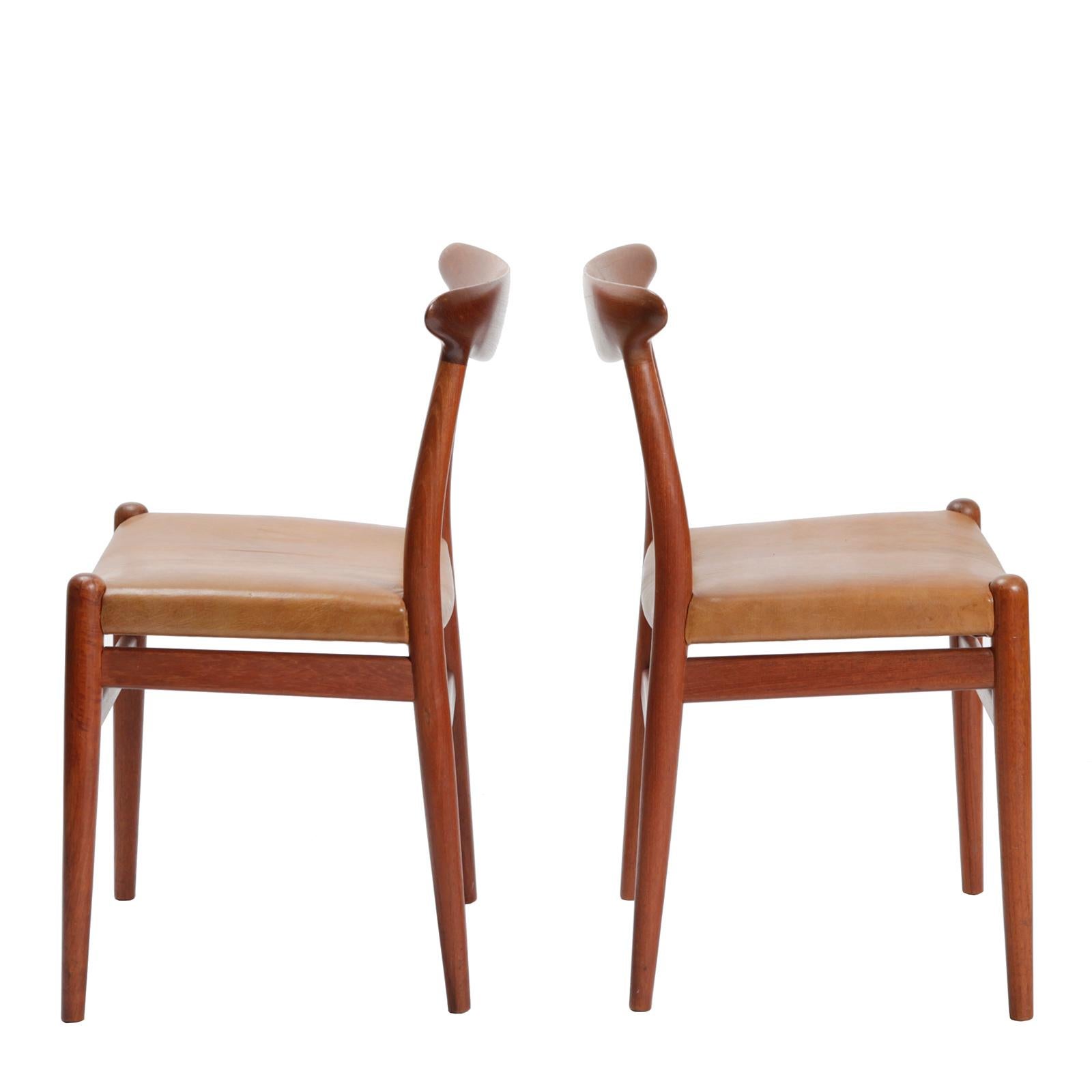 Scandinavian Modern Set of Four Danish Dining Chairs Designed by Hans Wegner For Sale