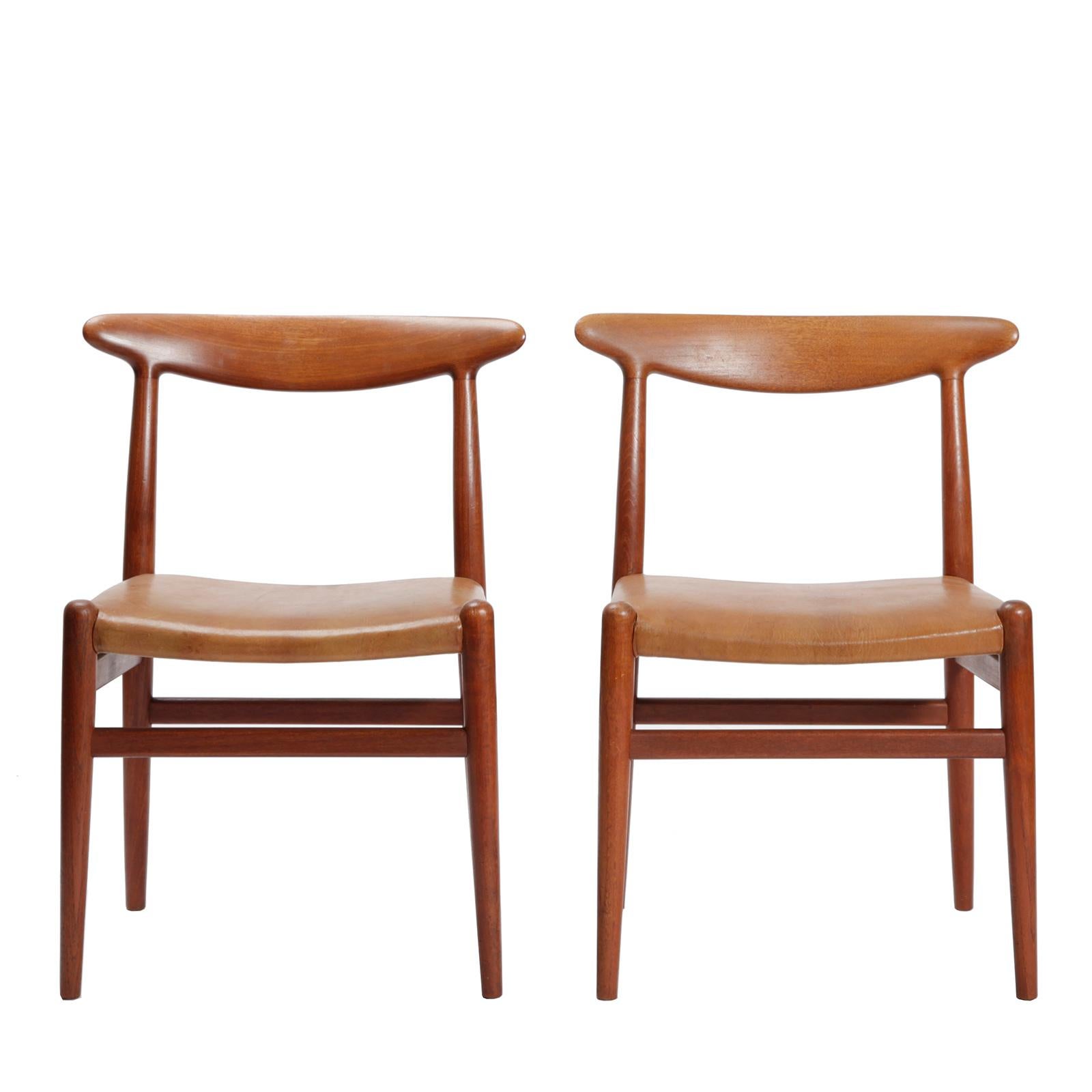 Hand-Crafted Set of Four Danish Dining Chairs Designed by Hans Wegner For Sale