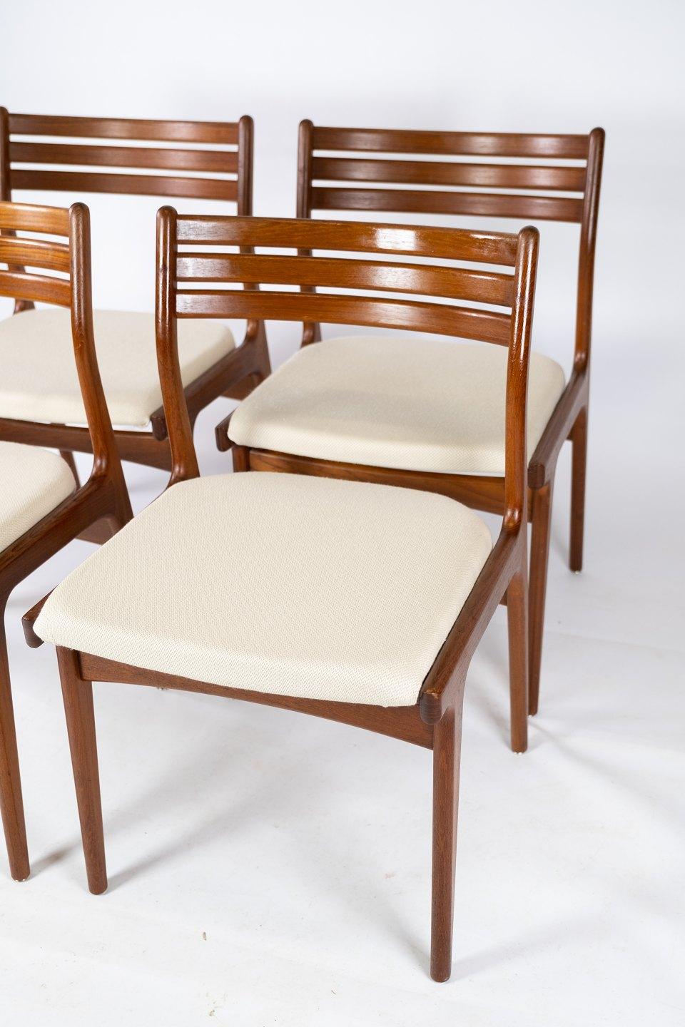 Satz von vier Esszimmerstühlen aus Teakholz im dänischen Design, 1960er Jahre (Skandinavische Moderne) im Angebot