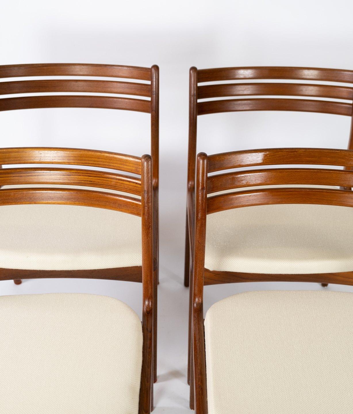Satz von vier Esszimmerstühlen aus Teakholz im dänischen Design, 1960er Jahre (Dänisch) im Angebot