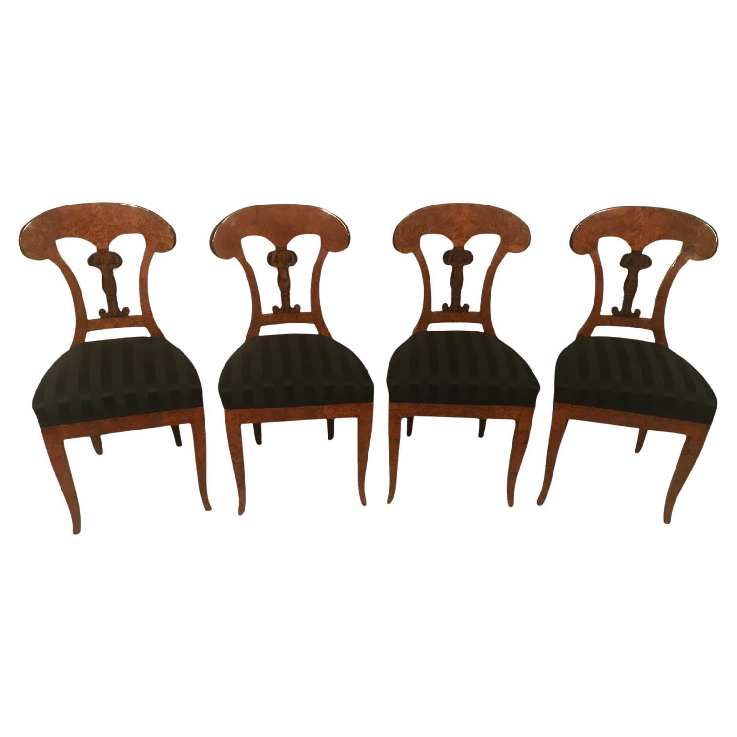 A set of four exquisite Biedermeier Chairs, 1820 For Sale