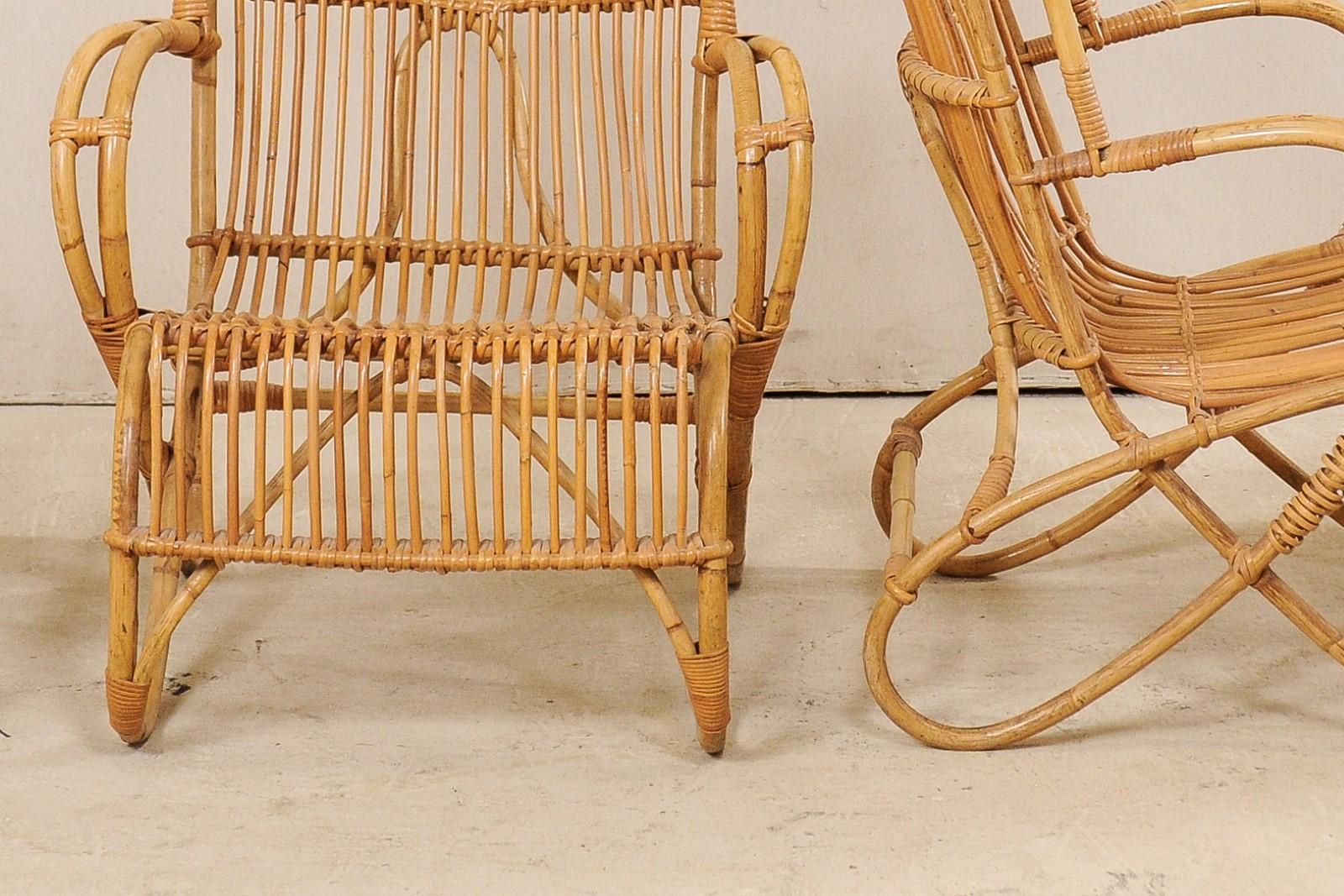 Ensemble de quatre chaises de patio vintage françaises en rotin courbé aux formes fluides en vente 2